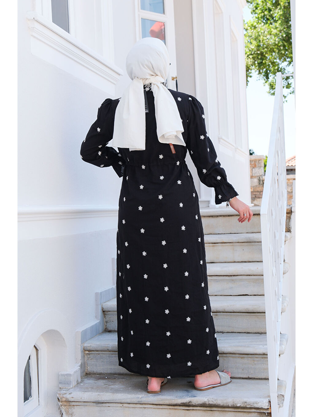 Çiçek Nakış Detay Elbise Siyah-4