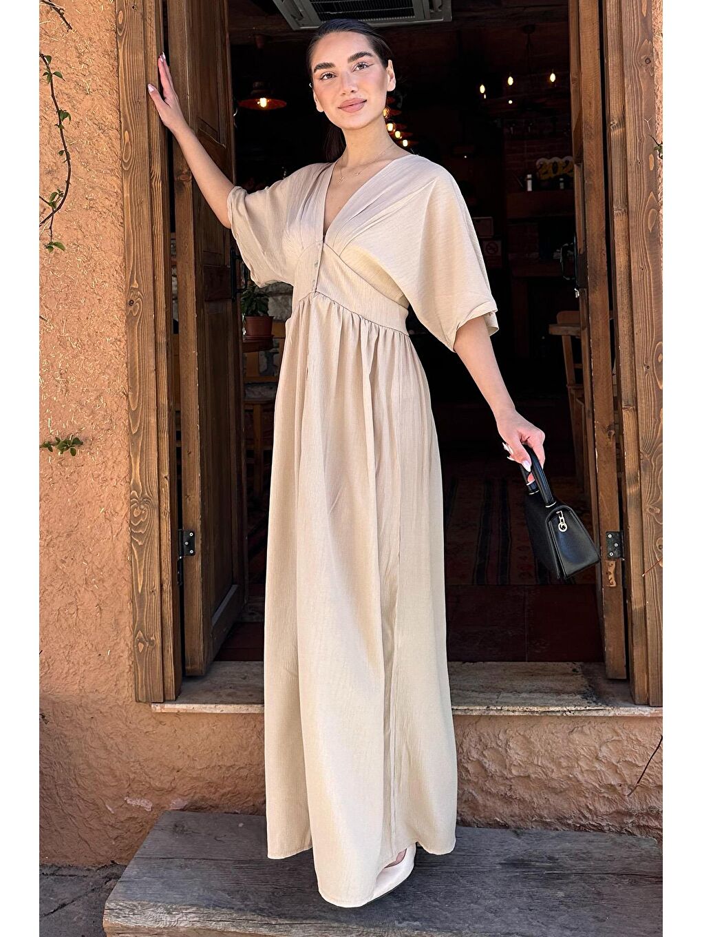 Bej V Yaka Düğmeli Elbise Mg2339-4