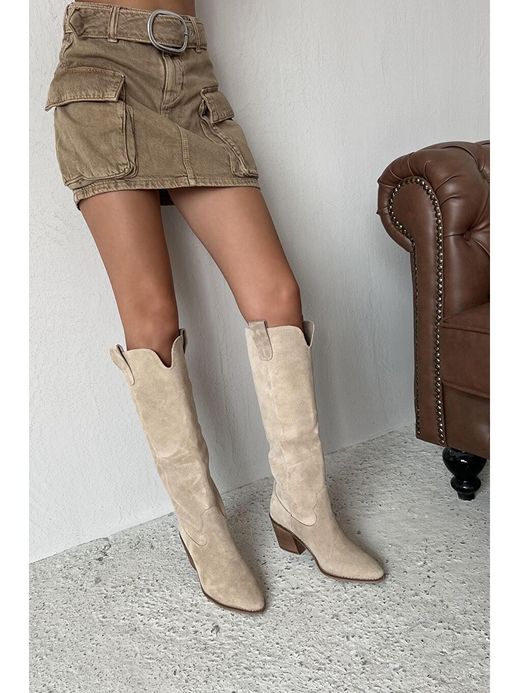 Nemy  Kadın Sivri Burun Hakiki Süet Deri Çizme Bej