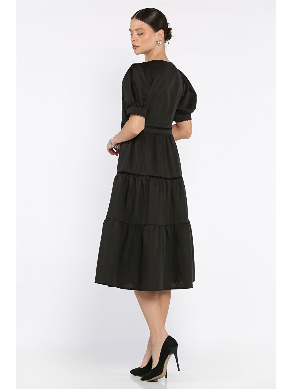 Siyah Kadın Boydan Düğmeli V Yaka Fırfırlı Balon Kol Elbise-2