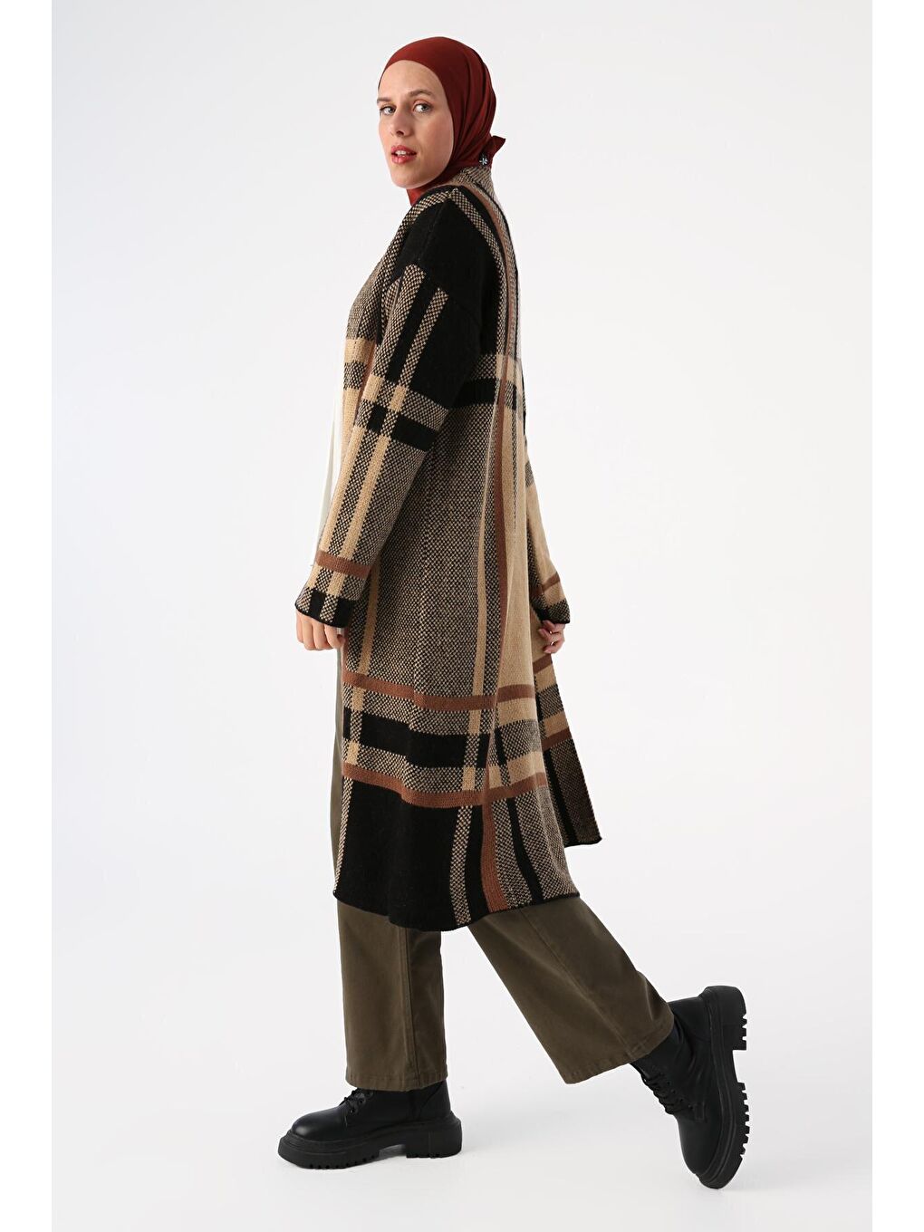 Siyah Büyük Ekose Desenli Triko Hırka-1