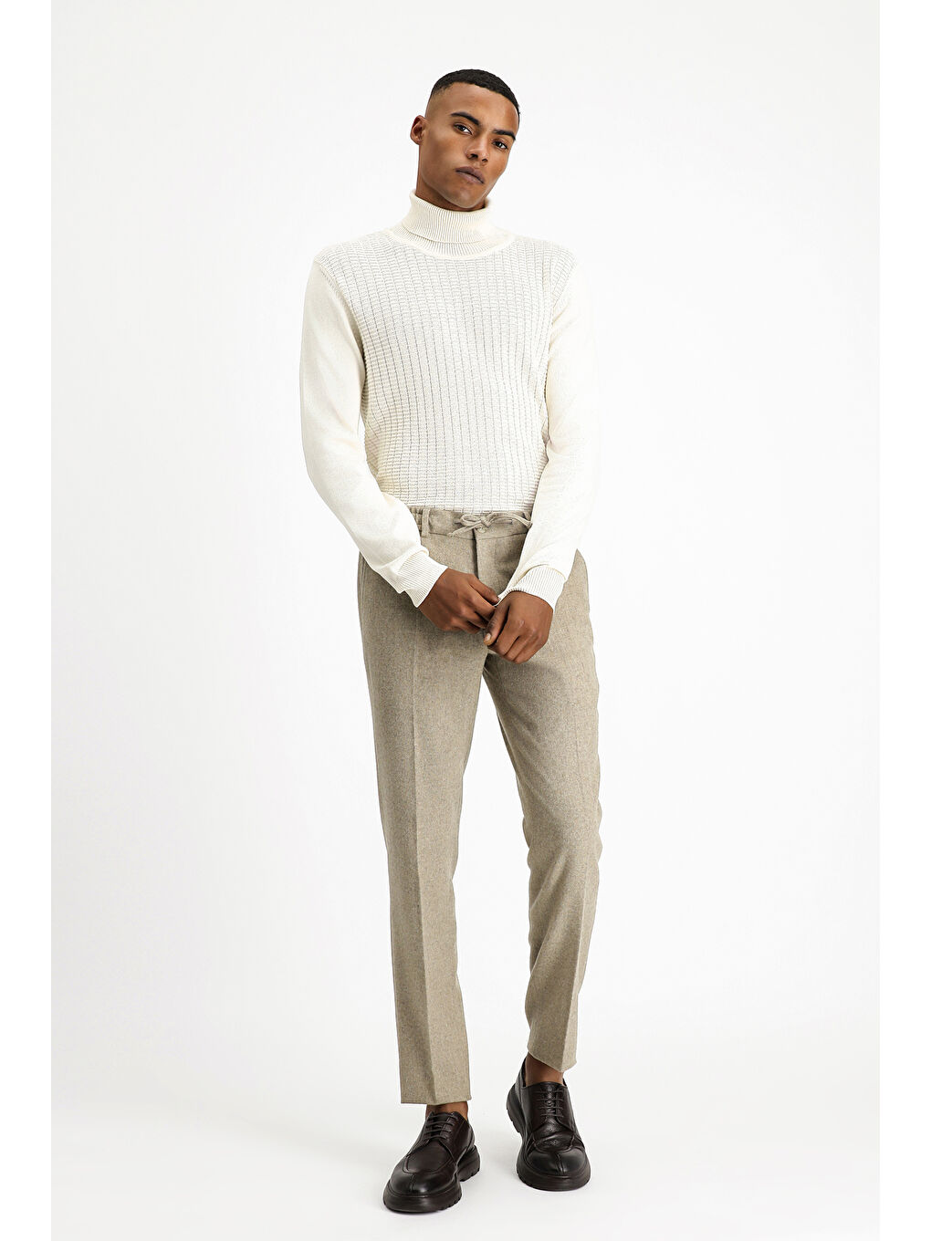 Bej Slim Fit Dar Kesim Yünlü Beli Lastikli İpli Klasik Pantolon-1