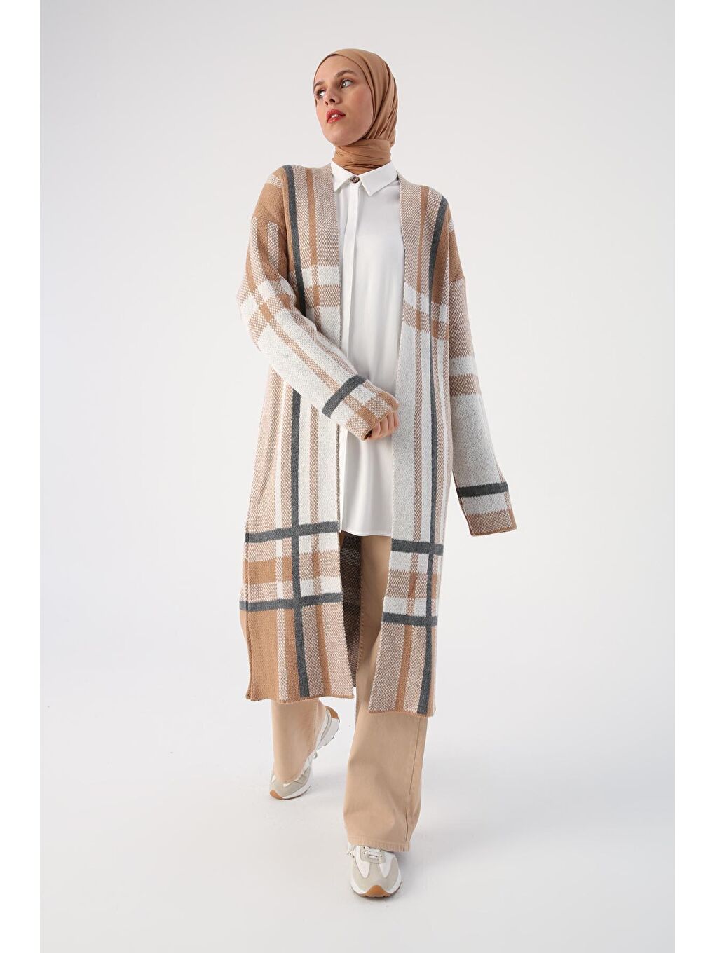 Kahverengi Sütlü Kahve Büyük Ekose Desenli Triko Hırka-1