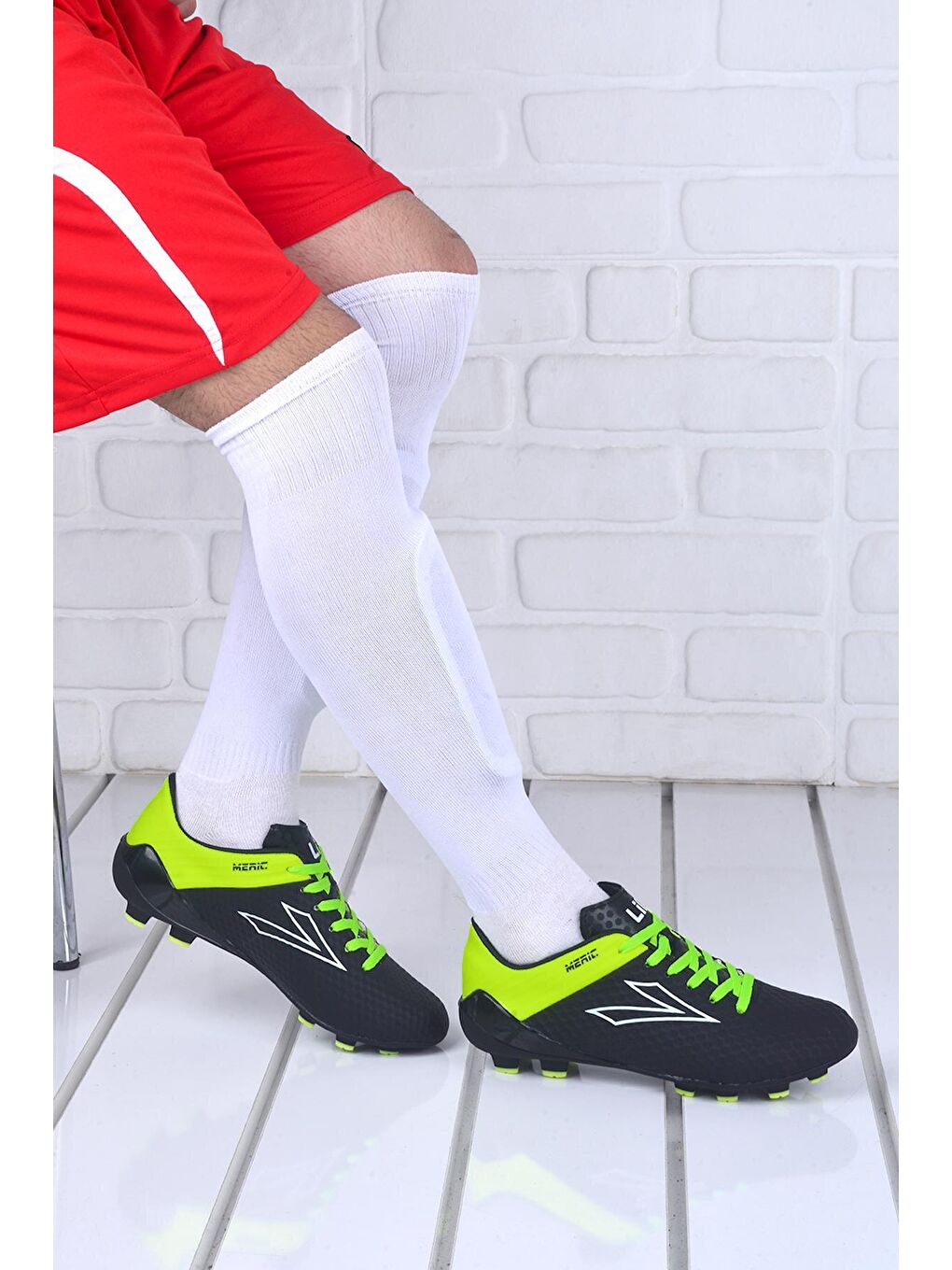 Siyah Meriç KM Krampon Çim Saha Erkek Spor Futbol Ayakkabısı