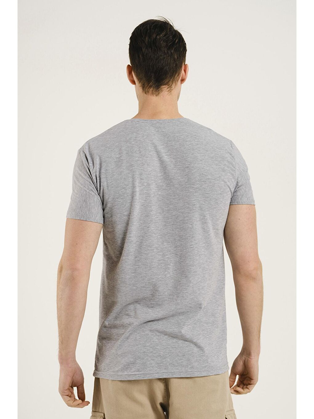 Gri V Yaka Slim Fit Basic Erkek Tişört-2