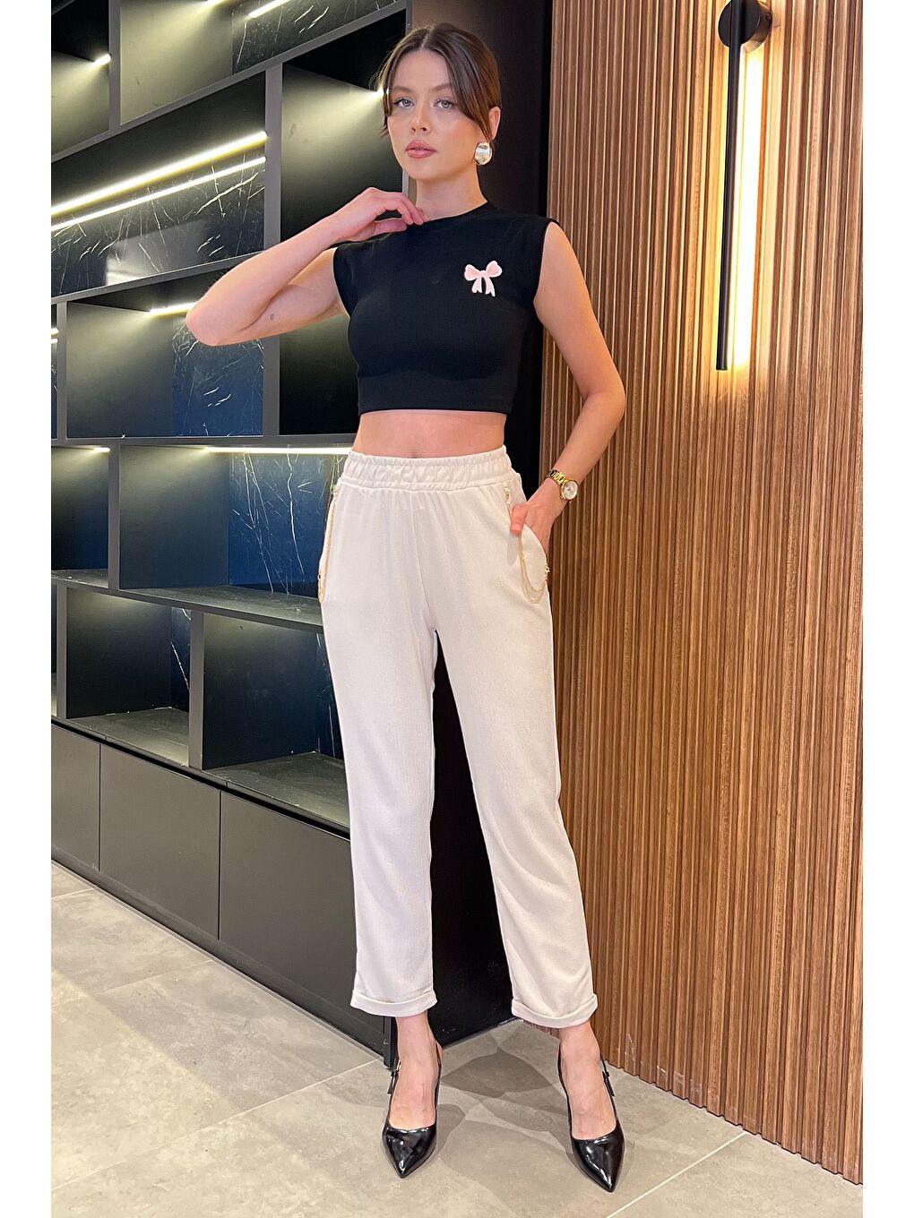 Bej Kadın Bel Lastikli Zincir Aksesuarlı Duble Paça Pantolon