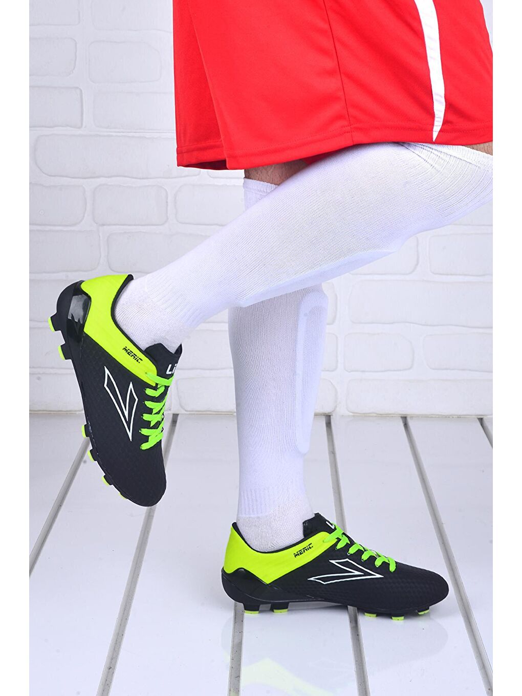 Siyah Meriç KM Krampon Çim Saha Erkek Spor Futbol Ayakkabısı-1