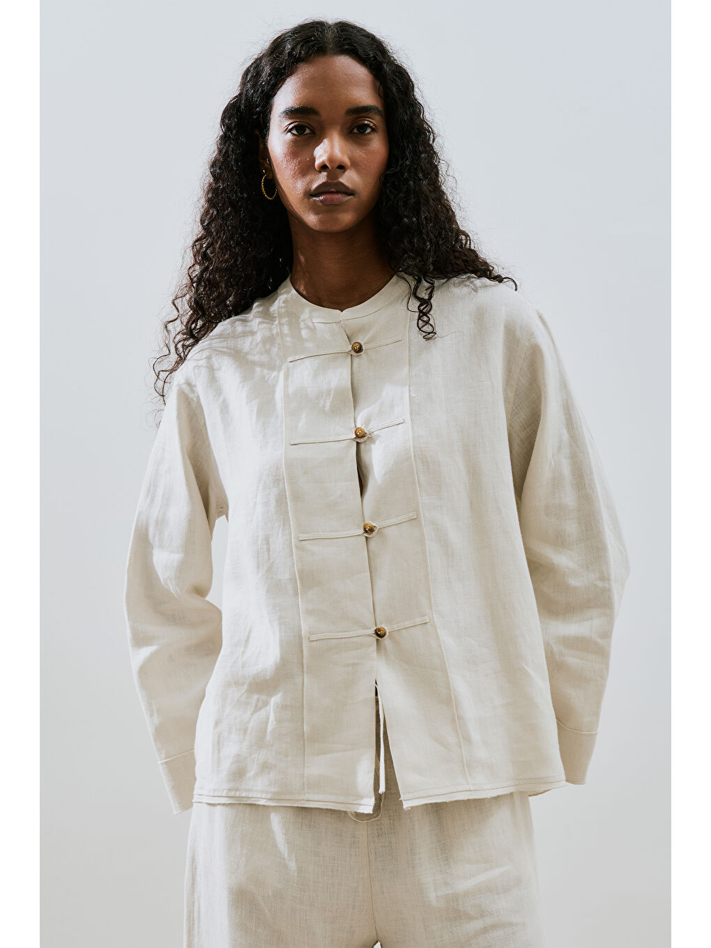 Bej Keten Önden Düğmeli Gömlek Taş-5