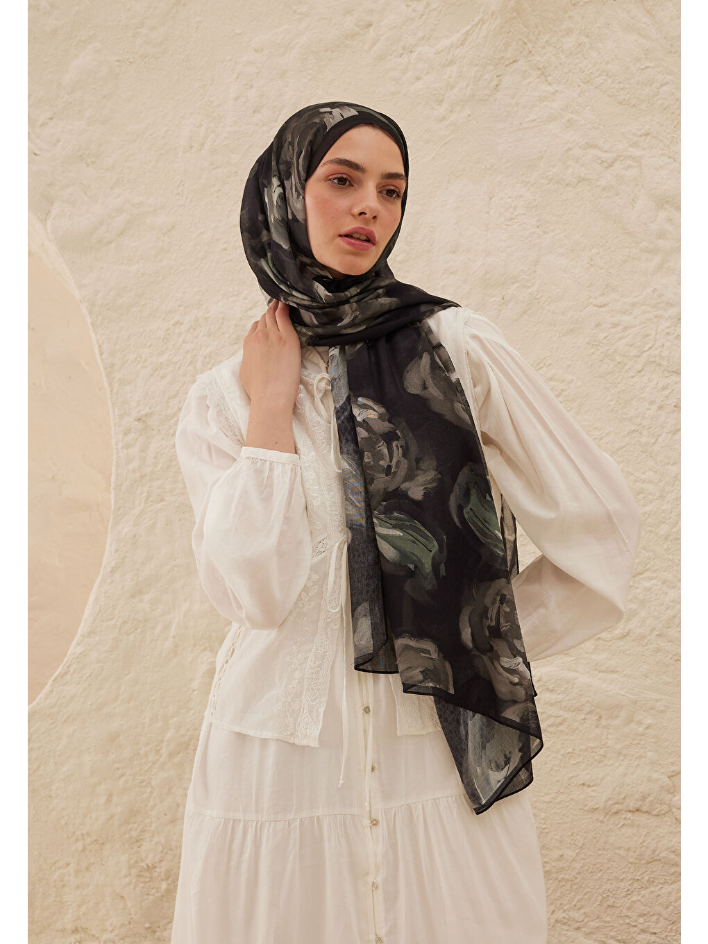 Summer Rose Desen Rami Şal Siyah-3