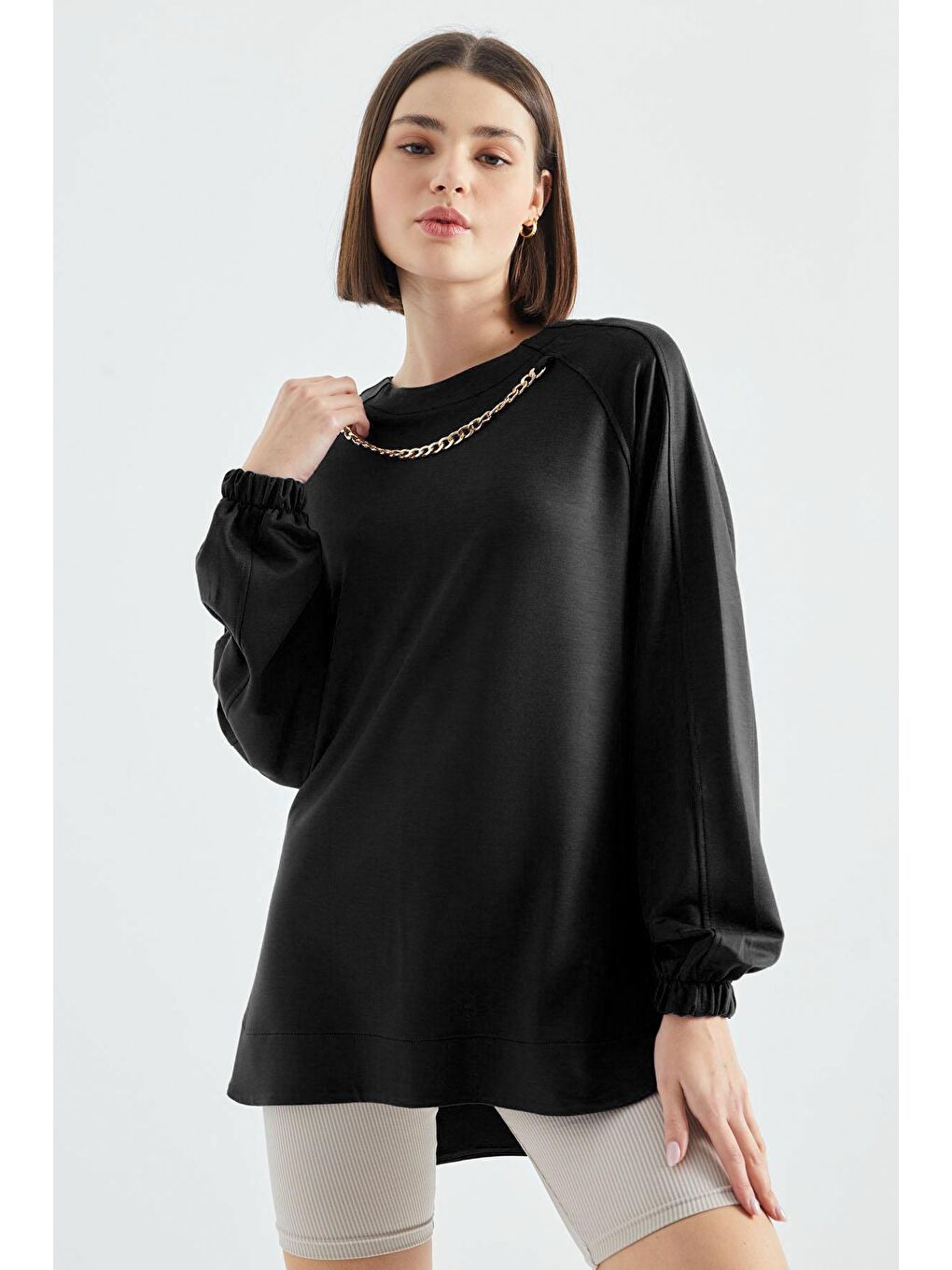 Veryperi Siyah O Yaka Zincir Detaylı Oversize Kadın Tunik Sweatshirt - 02383