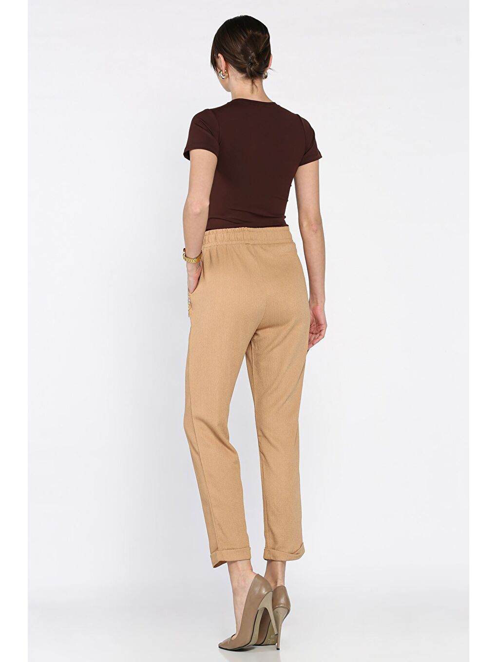 Bej Kadın Bel Lastikli Zincir Aksesuarlı Duble Paça Pantolon-2