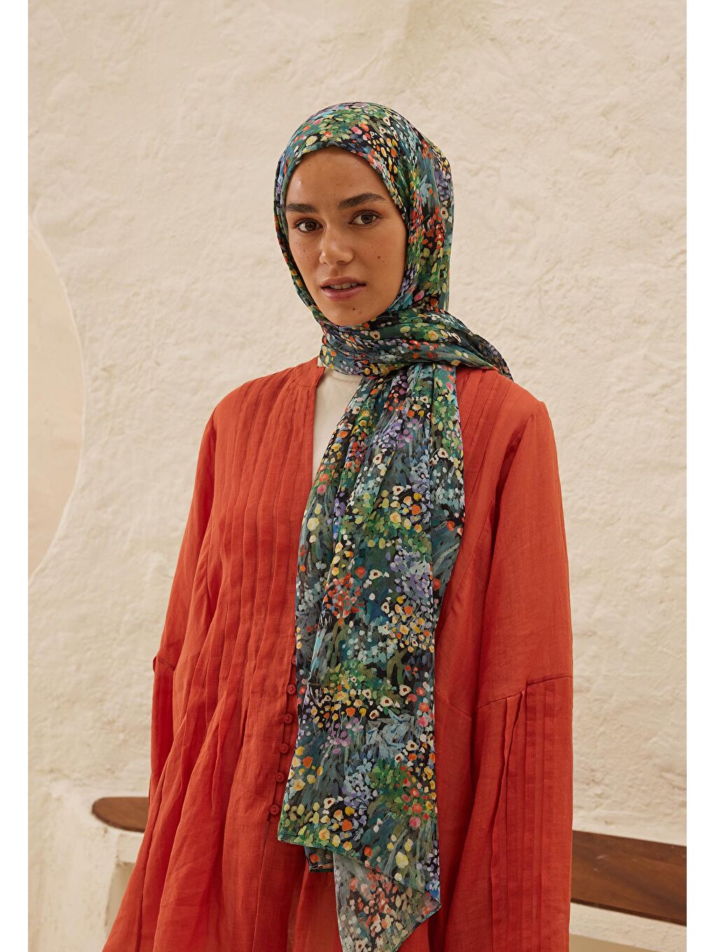 Tıny Bouquet Desen Rami Şal Siyah-1