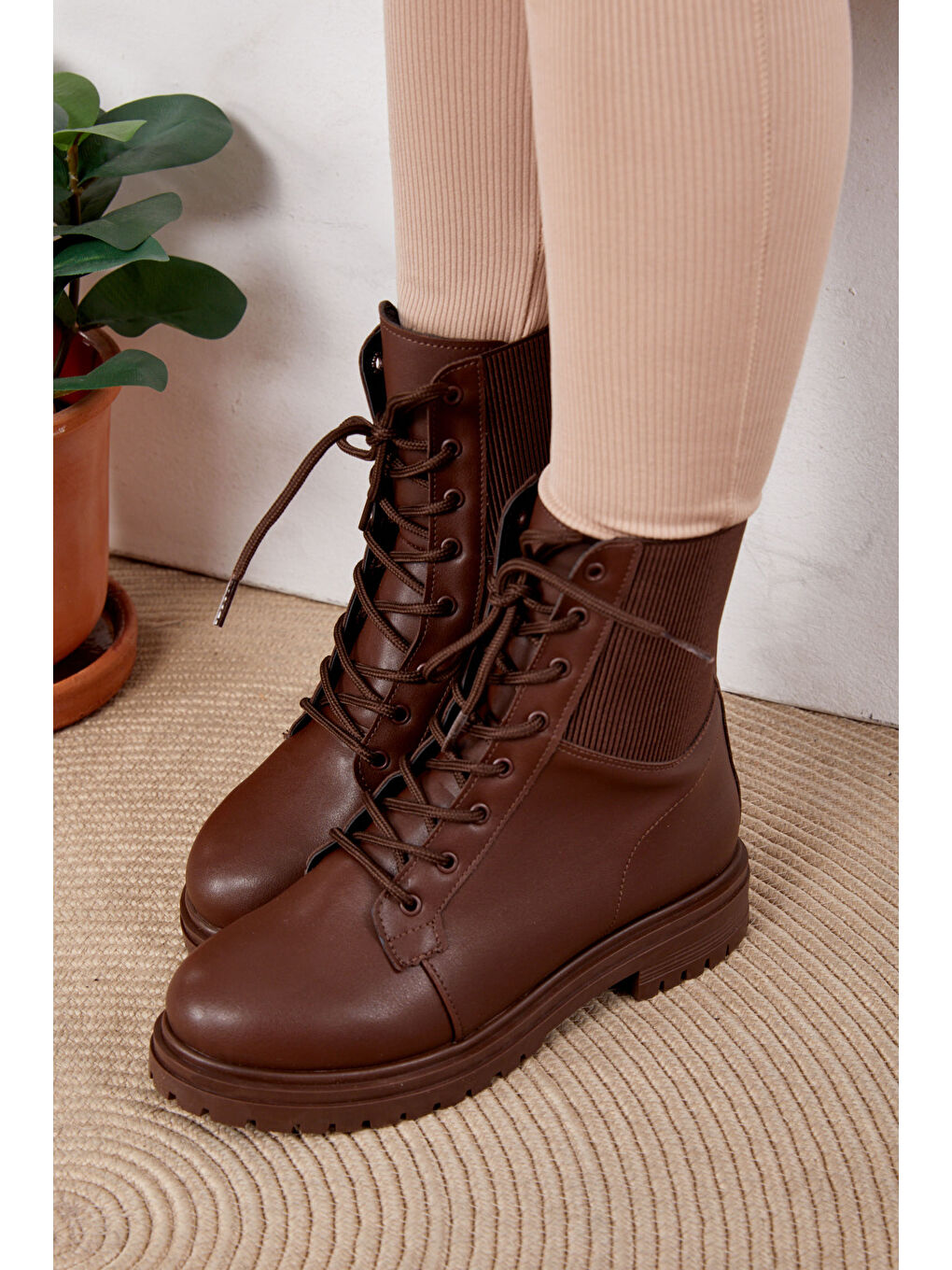 Kahverengi Kadın Kahve Bot - 26395