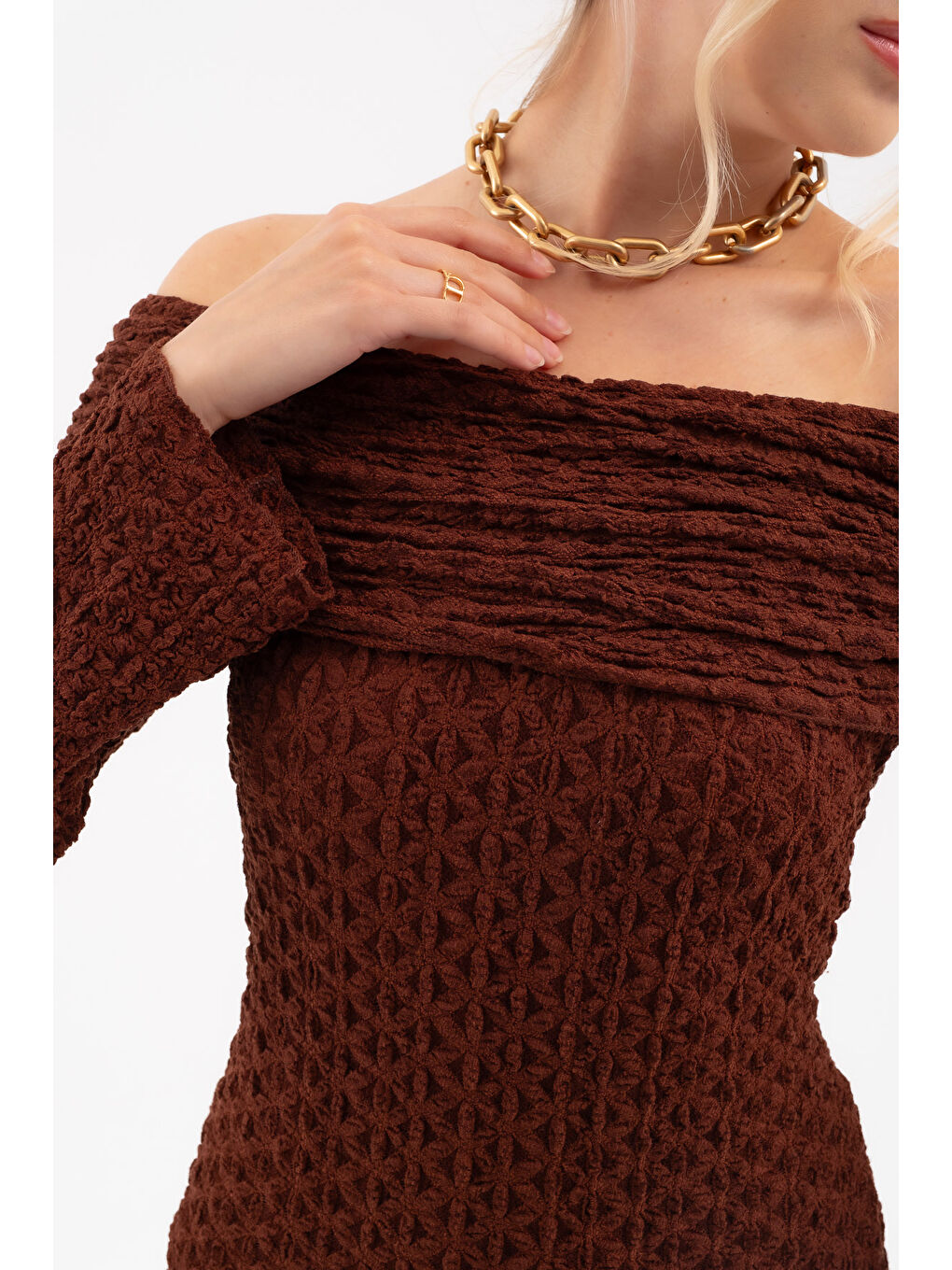 Kadın Kahverengi Açık Omuz Uzun Dantel Elbise-4