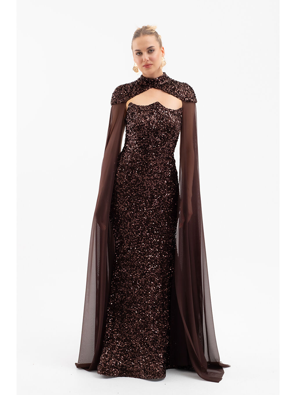 Kadın Kahverengi Tül Pelerinli Straplez Uzun Pullu Abiye Elbise-1