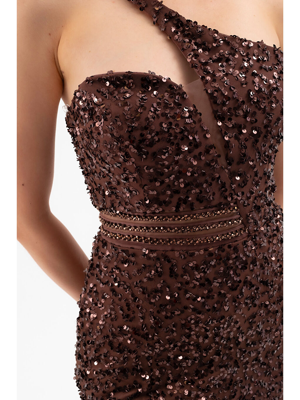 Kadın Kahverengi Bel Transparan Yırtmaçlı Payetli Uzun Abiye Elbise-3