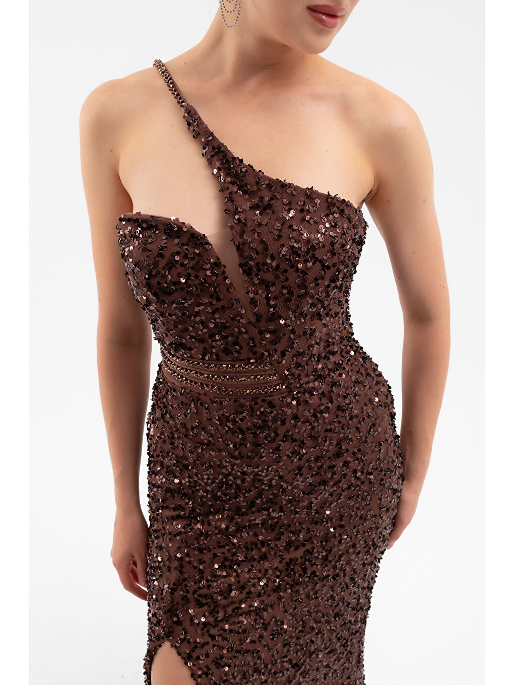 Kadın Kahverengi Bel Transparan Yırtmaçlı Payetli Uzun Abiye Elbise-4