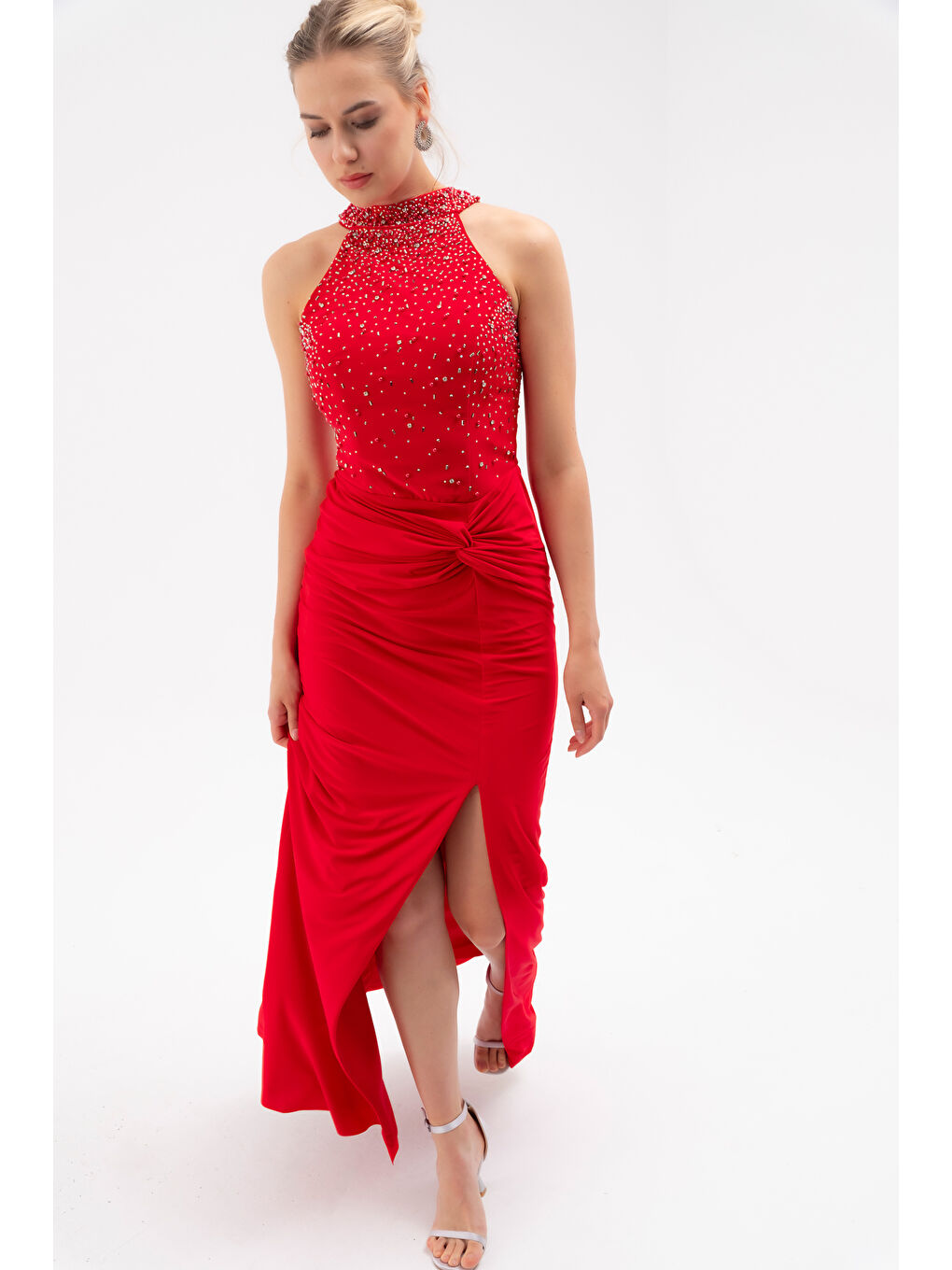 Kadın Kırmızı Halter Yaka Taşlı Uzun Abiye Elbise-2