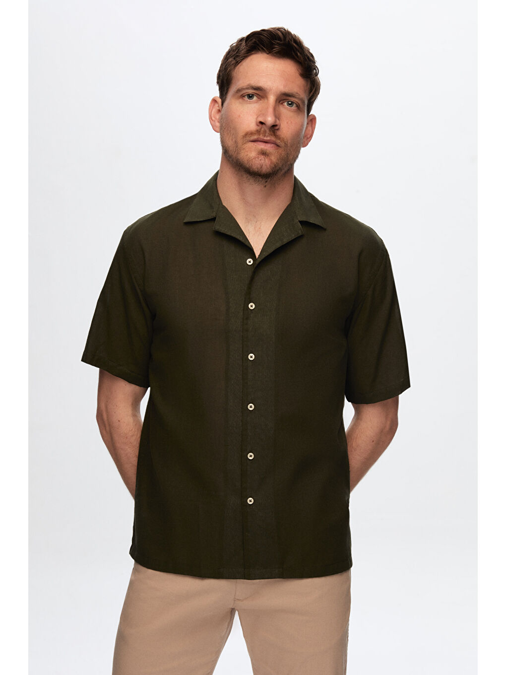 Ds Damat Relaxed Haki Düz Pamuklu Keten Görünümlü İzci Yaka Yazlık Gömlek