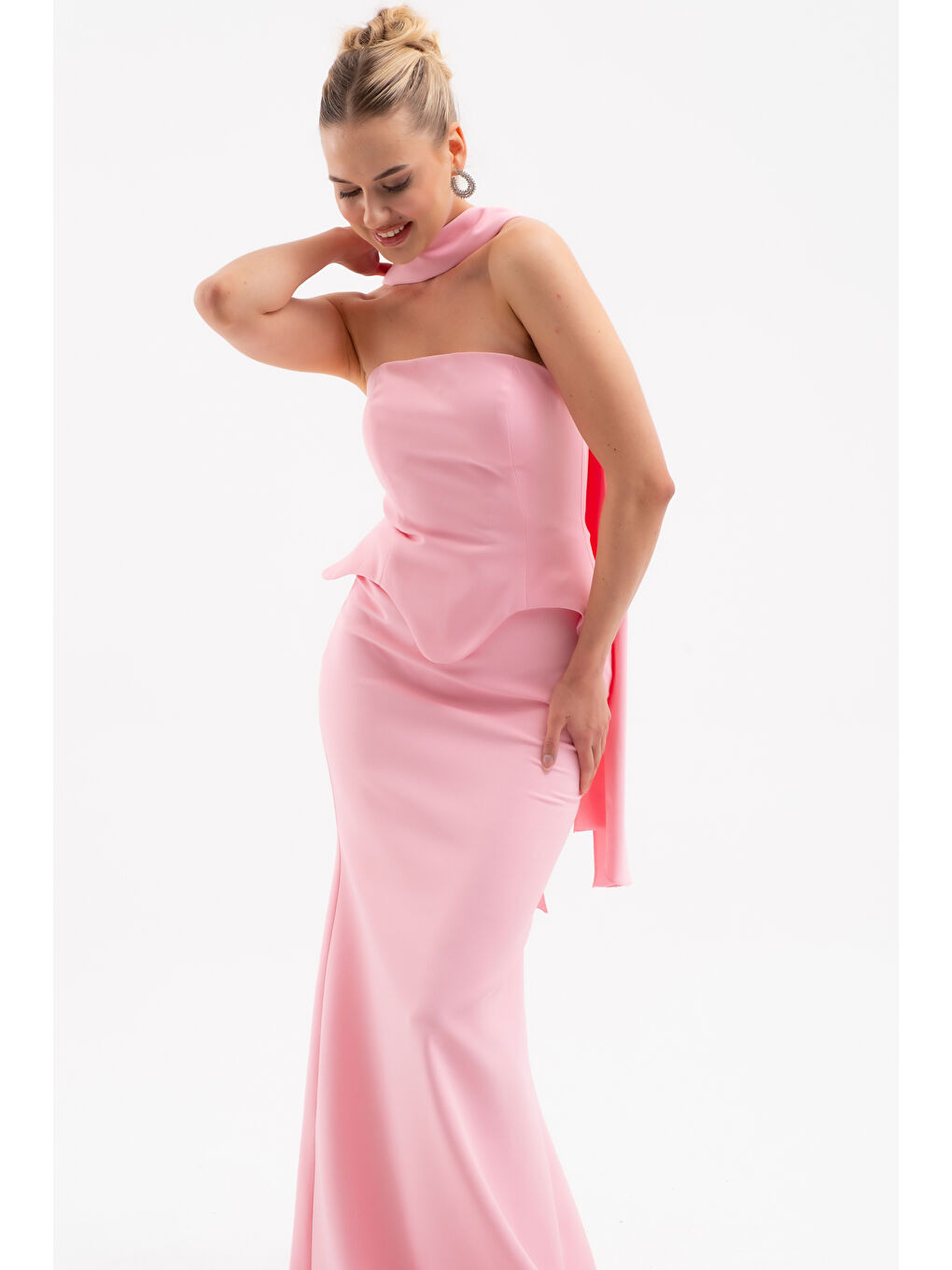 Kadın Pembe Şal Yaka Straplez Söz Nişan Balık Abiye Elbise-1