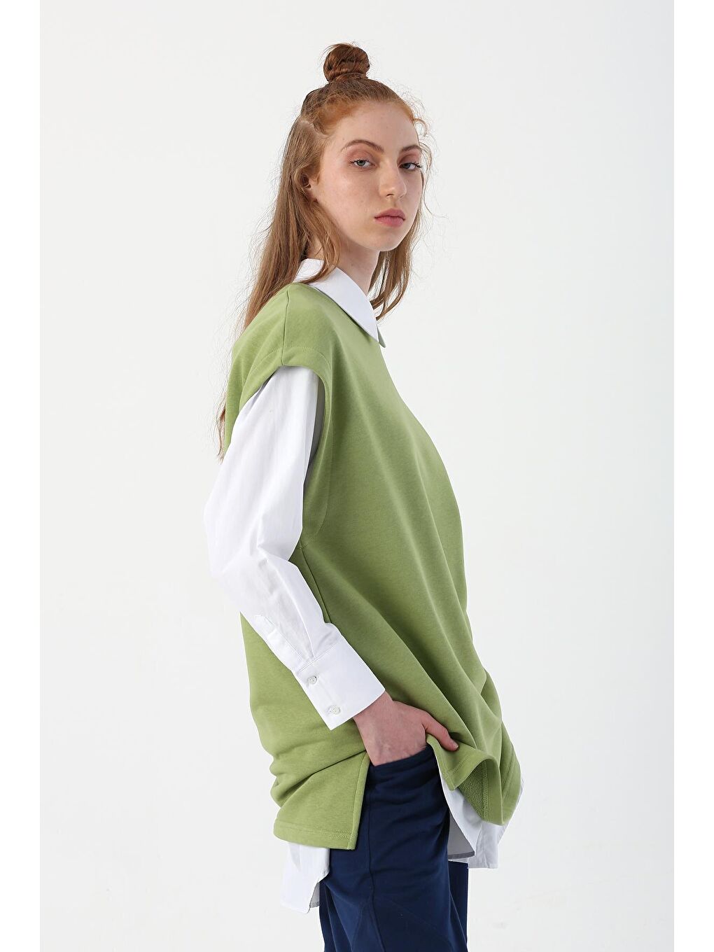 Fıstık Yeşili Oversize Pamuklu Yırtmaç Detaylı Basic Süveter