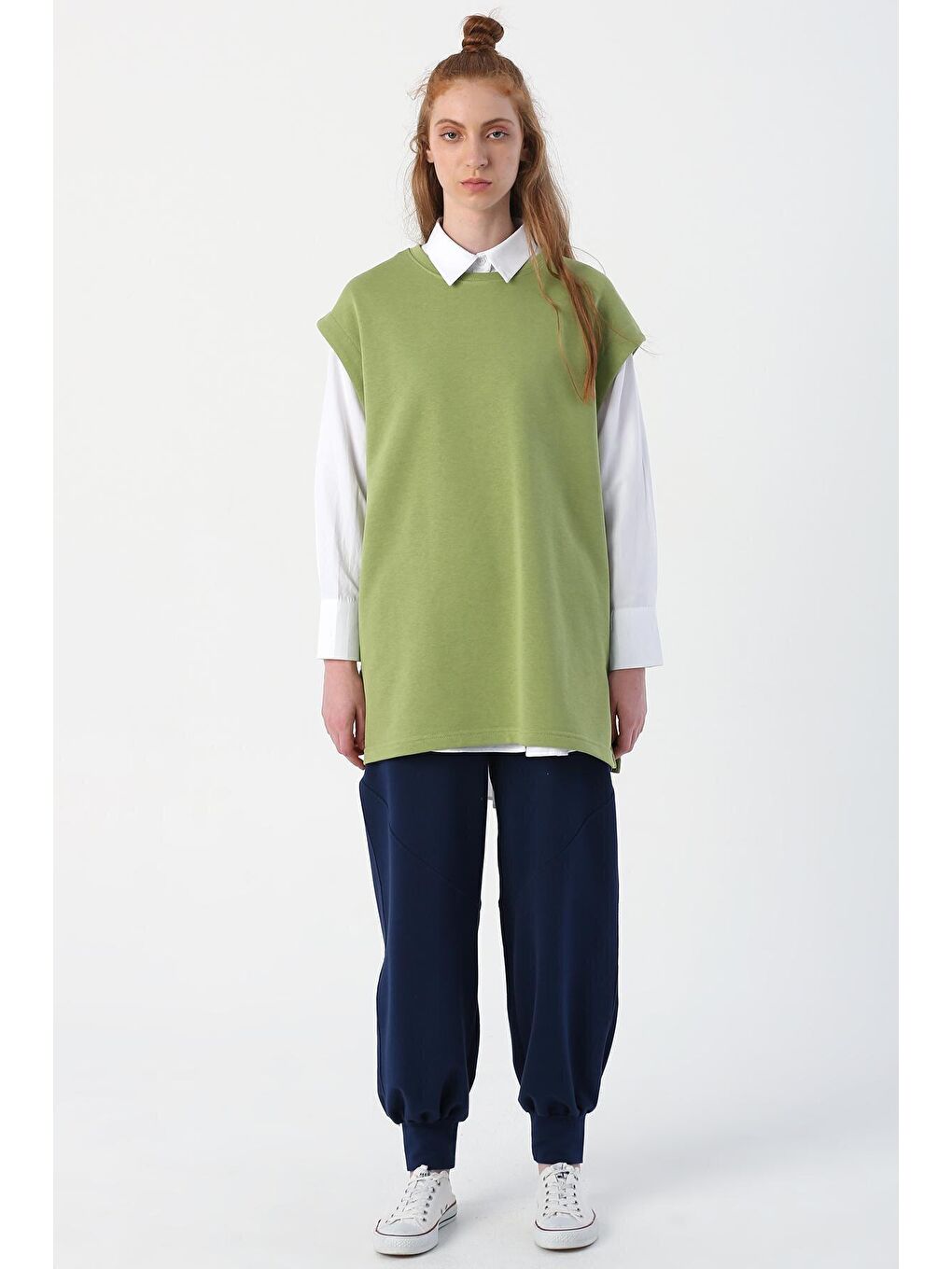 Fıstık Yeşili Oversize Pamuklu Yırtmaç Detaylı Basic Süveter-1