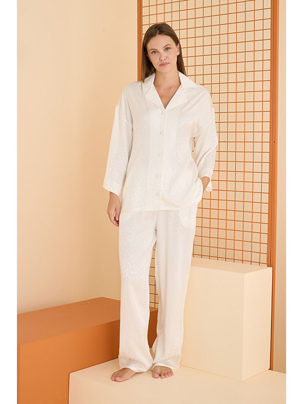 Ekru Önden Düğmeli Pijama Takım