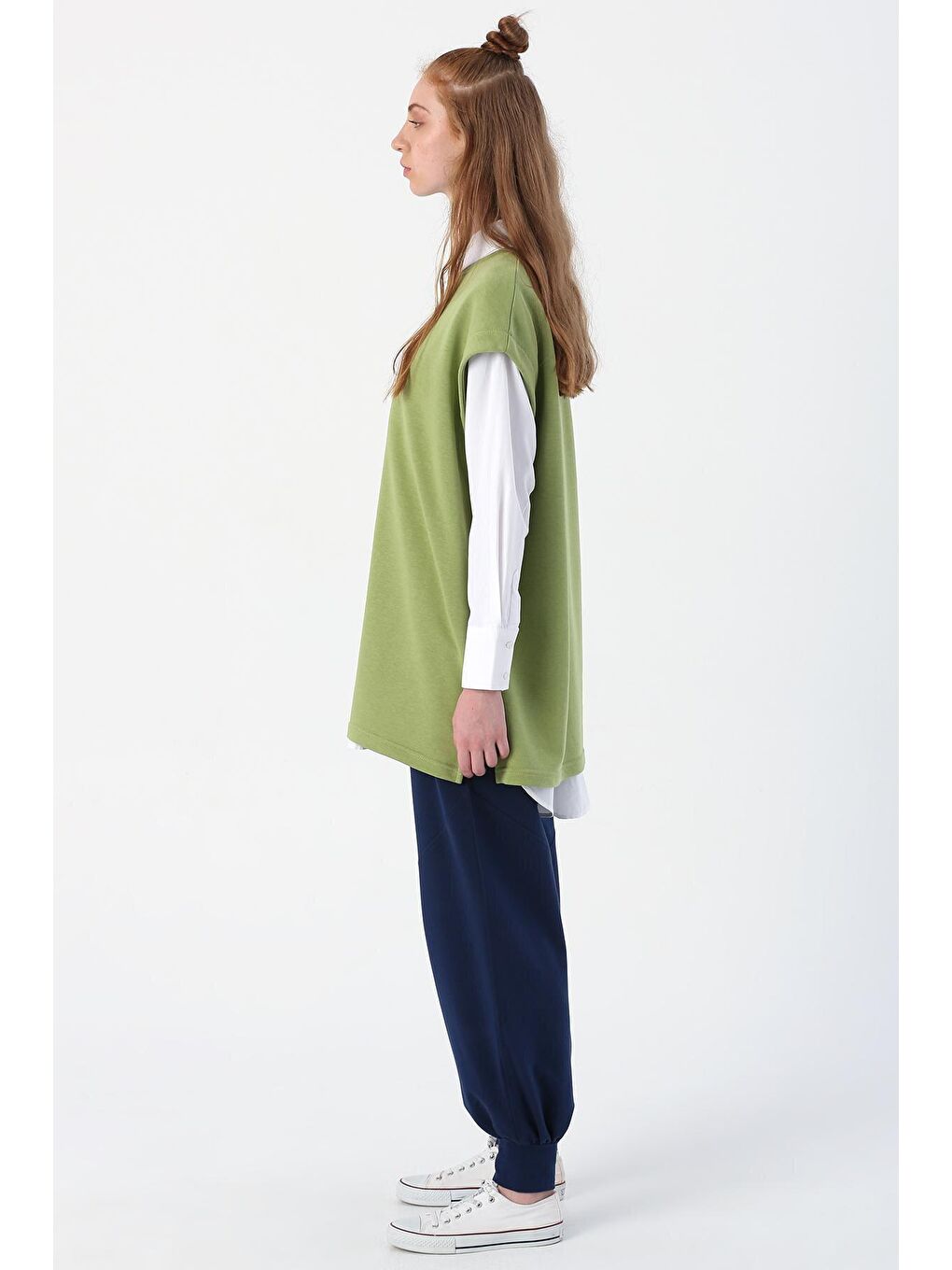 Fıstık Yeşili Oversize Pamuklu Yırtmaç Detaylı Basic Süveter-2