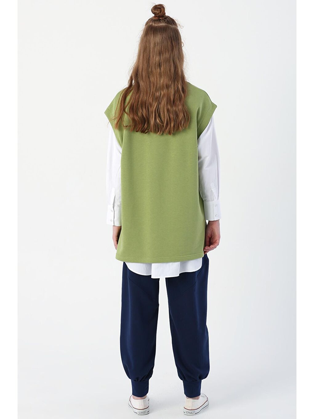 Fıstık Yeşili Oversize Pamuklu Yırtmaç Detaylı Basic Süveter-3