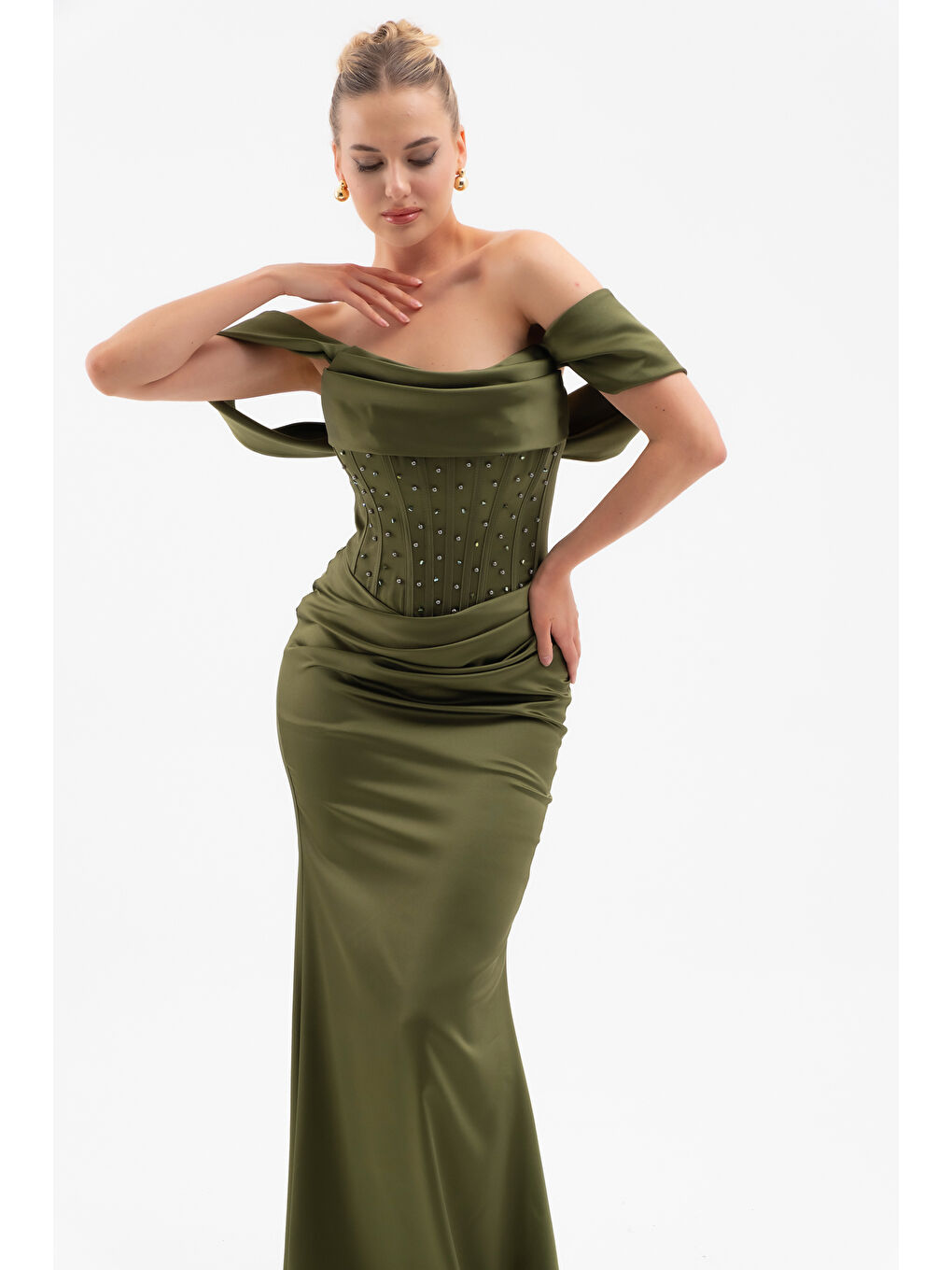 Kadın Haki Kayık Yaka Boncuklu Uzun Saten Abiye Elbise-3
