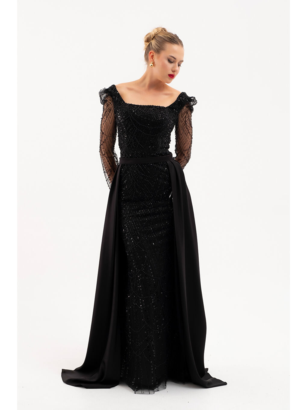 Kadın Siyah Uzun Kol Taşlı Saten Kuyruk Aksesuarlı Abiye-2