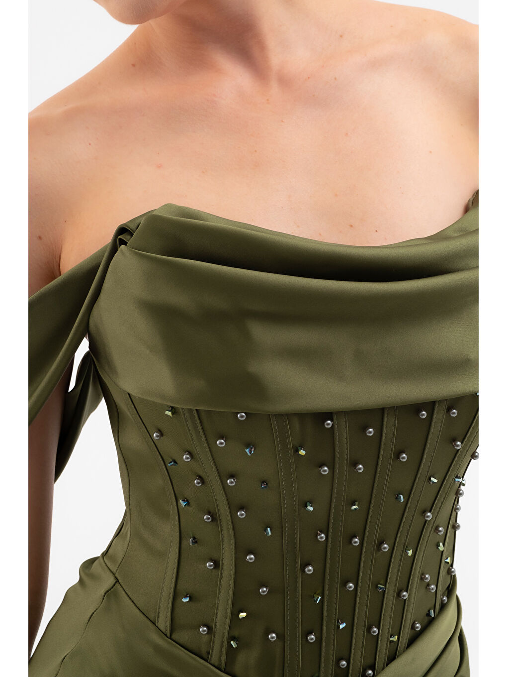 Kadın Haki Kayık Yaka Boncuklu Uzun Saten Abiye Elbise-5