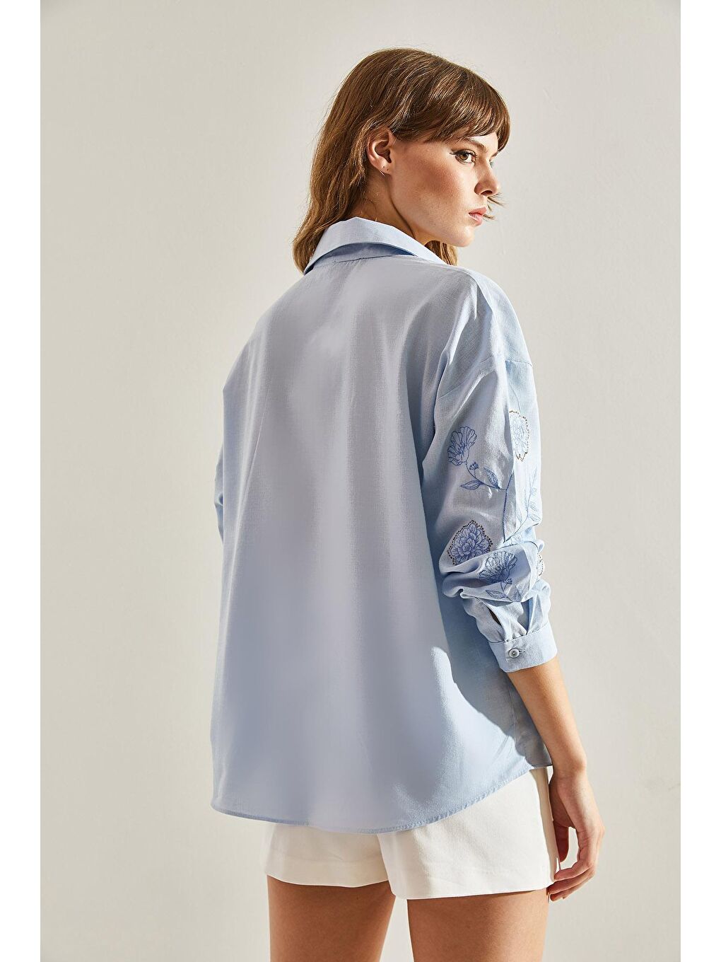 Mavi Kadın Asimetrik Kadın Çiçek Desenli Nakış İşlemeli Keten Oversize Gömlek-5