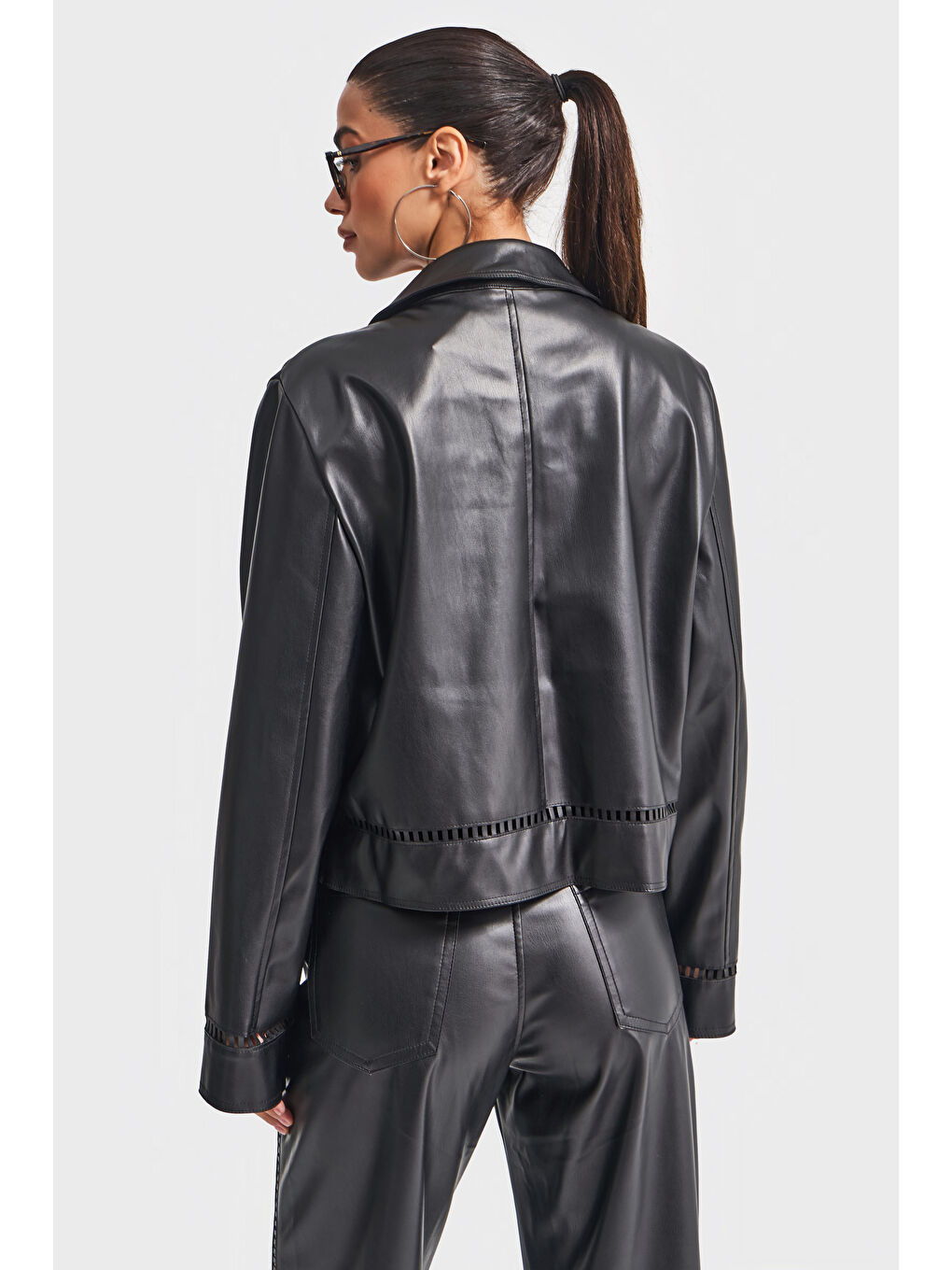 Kadın Siyah Renk w5-1 Bol Kesim Tasarım Deri Kumaş Ceket-1