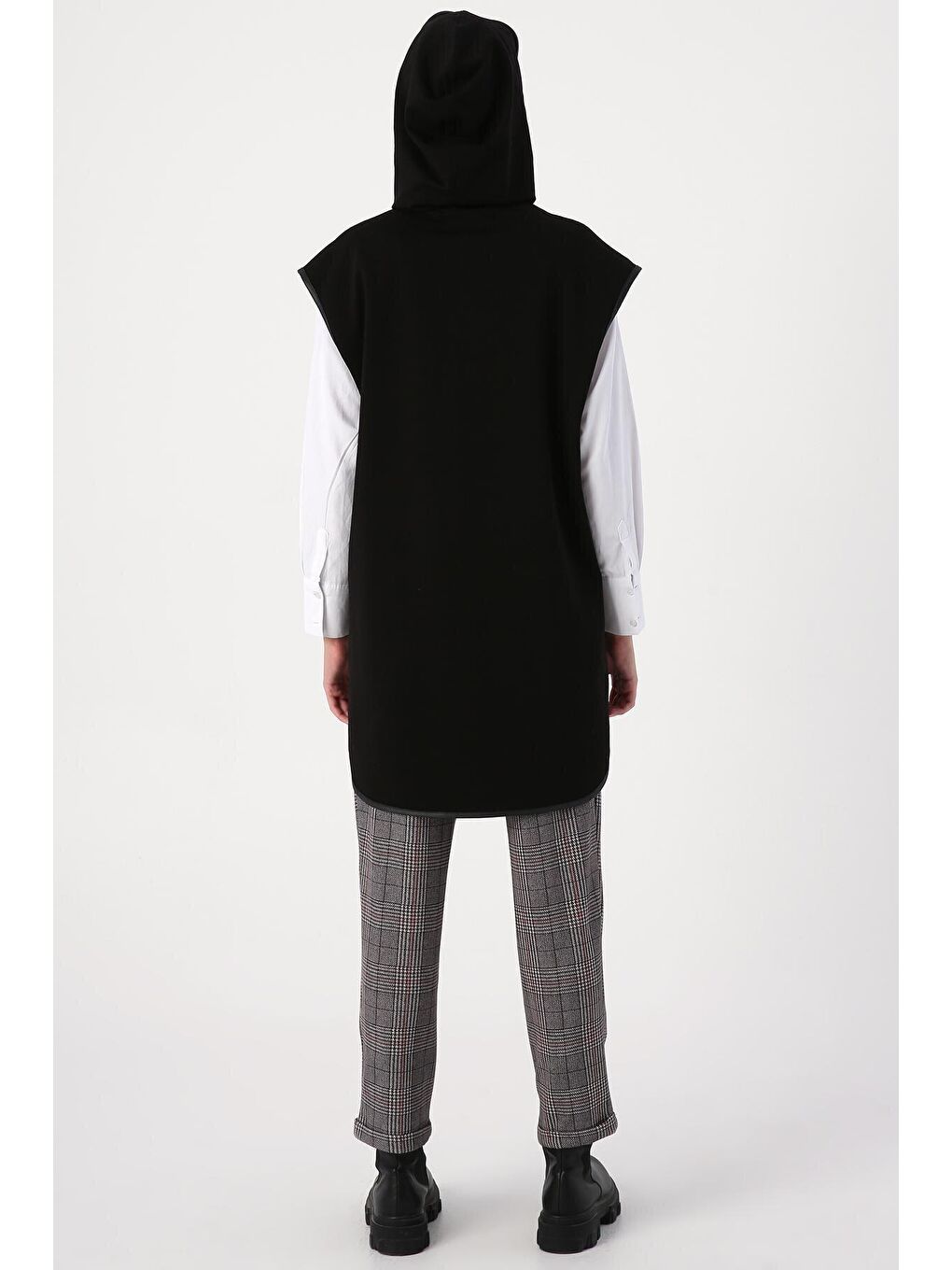 Siyah Yarım Patlı Kapüşonlu Örme Süveter-3