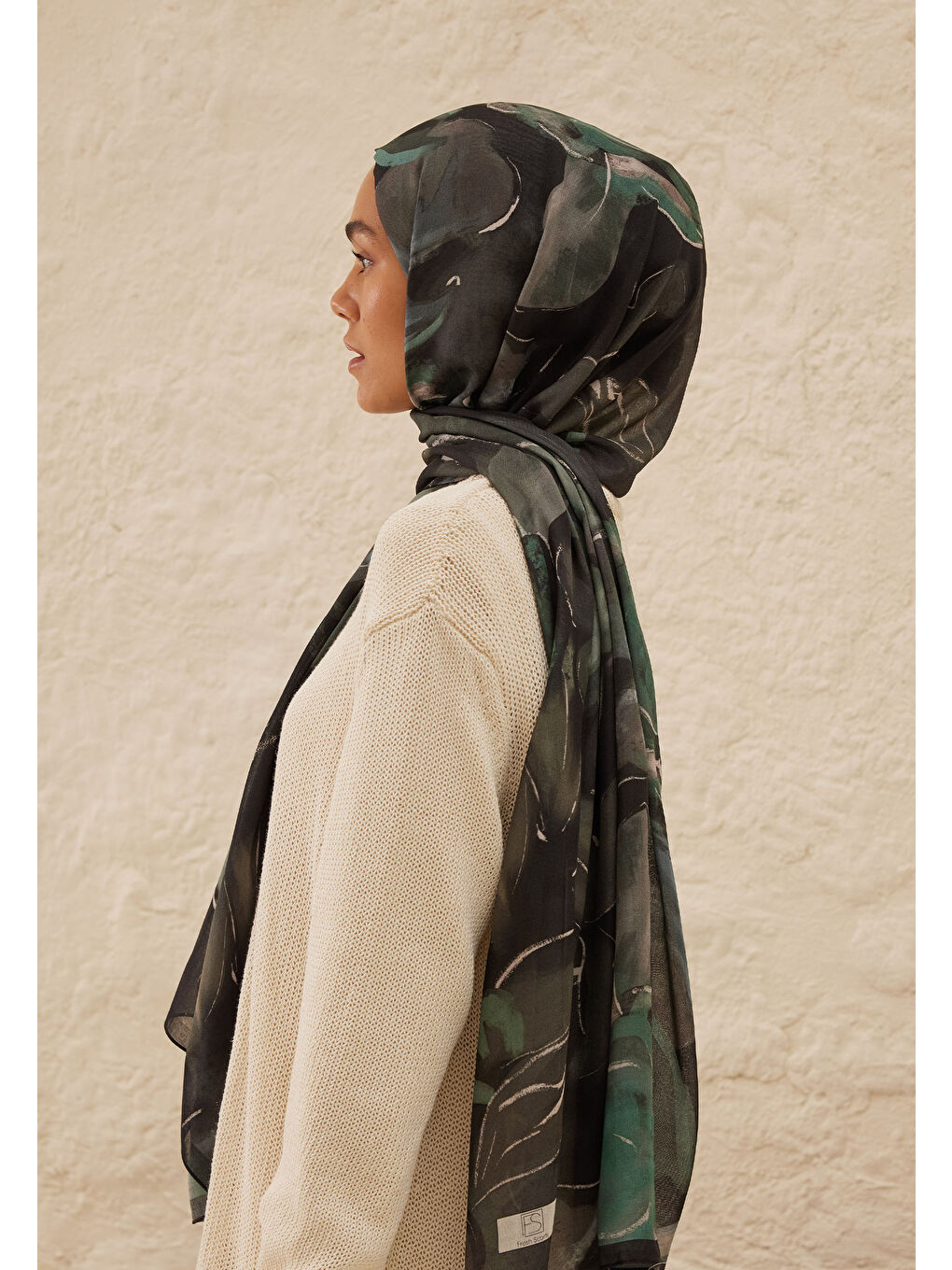 Dark Garden Desen Rami Şal Siyah-1