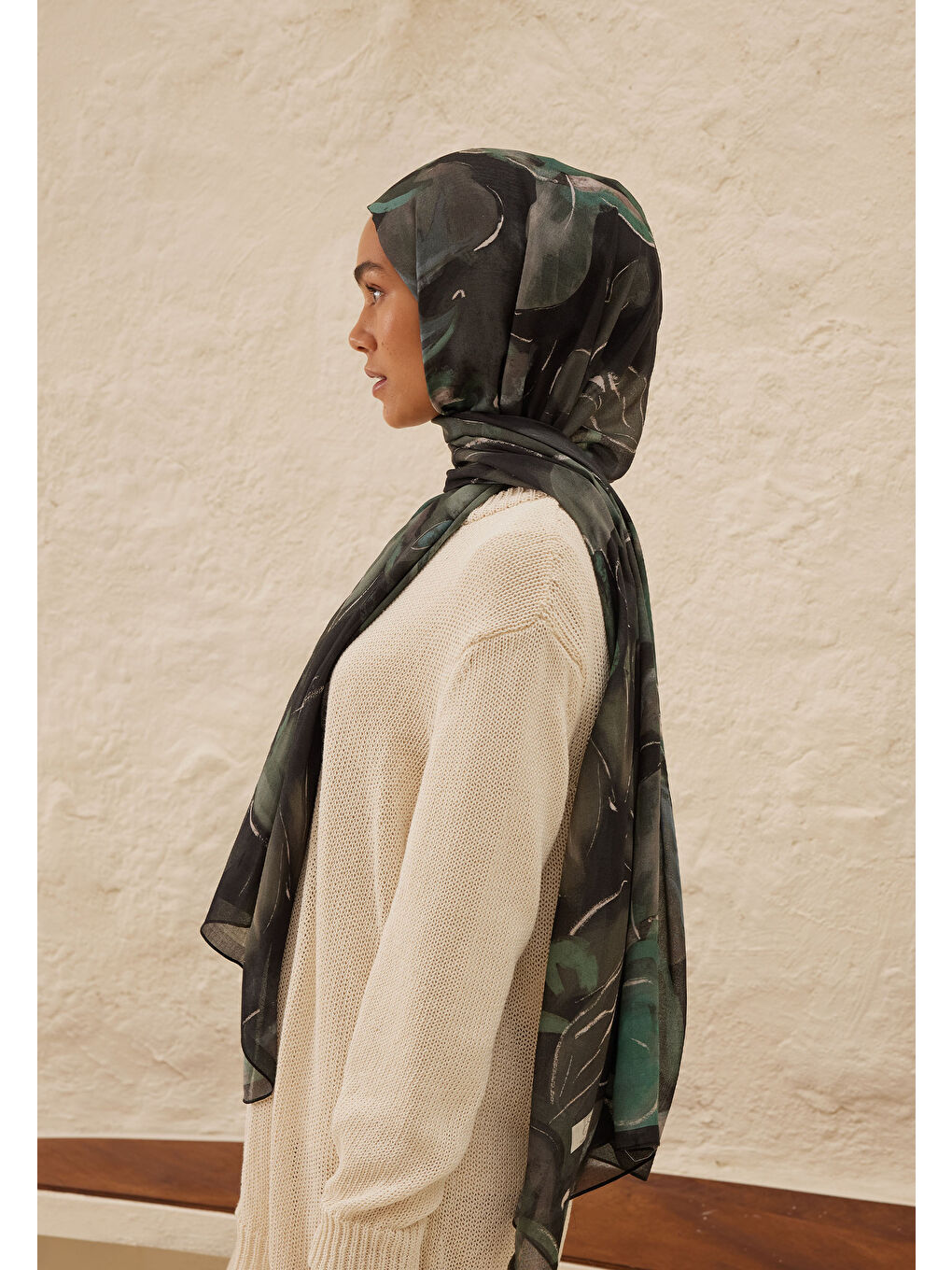 Dark Garden Desen Rami Şal Siyah-3