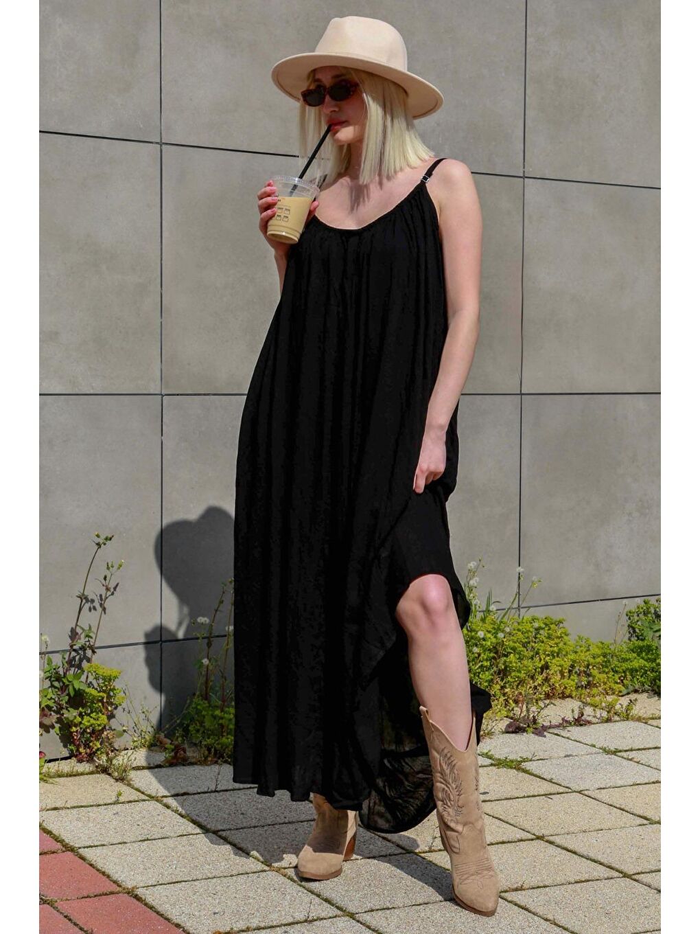 Siyah Halter Yaka Yırtmaç Detaylı Desenli Uzun Elbise Mg2162-1