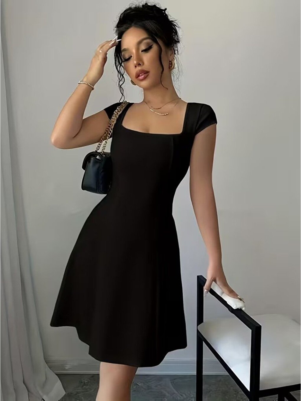 Siyah Kadın Kısa Kollu Kare Yakalı Kısa Ithal Krep Elbise-4