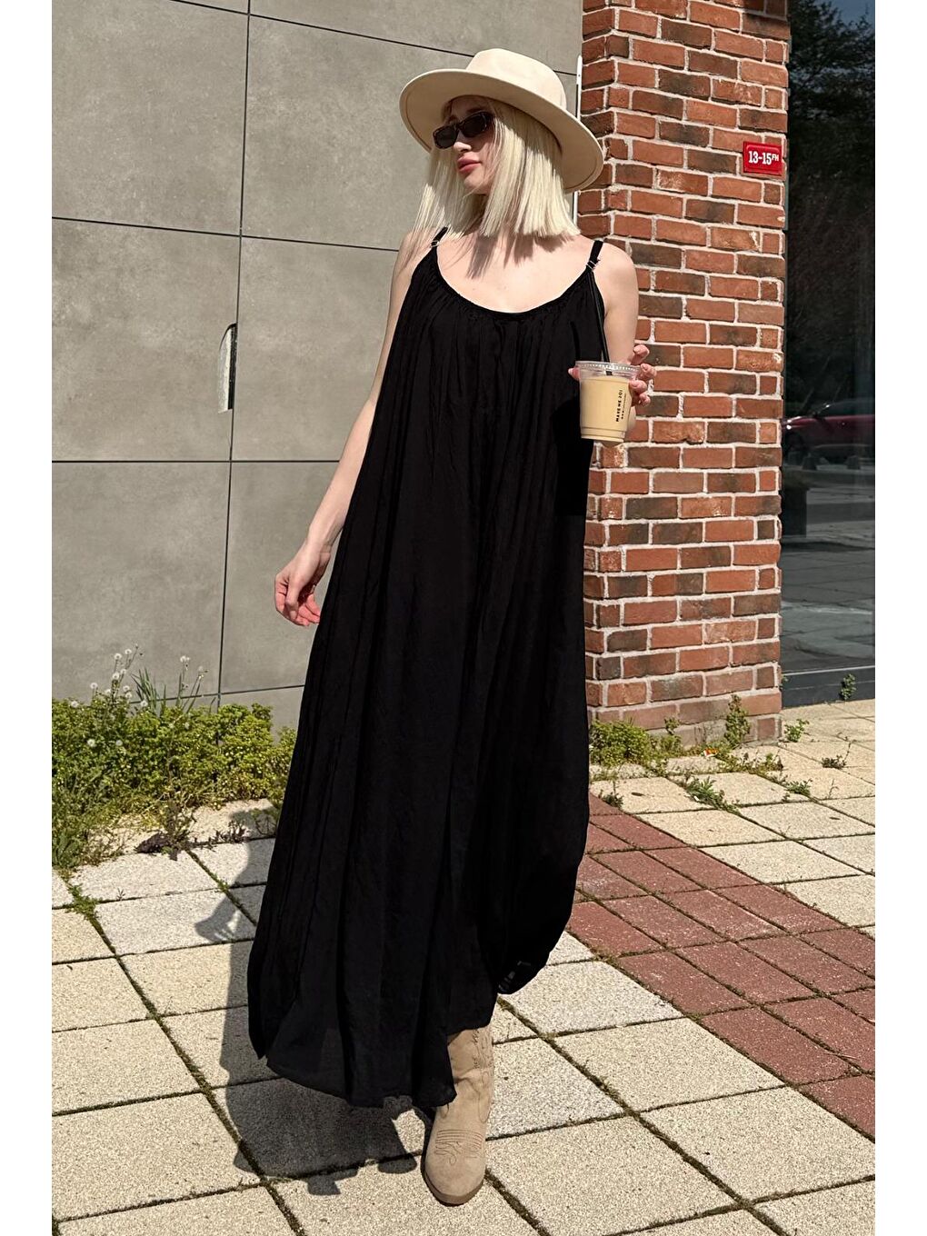 Siyah Halter Yaka Yırtmaç Detaylı Desenli Uzun Elbise Mg2162-2