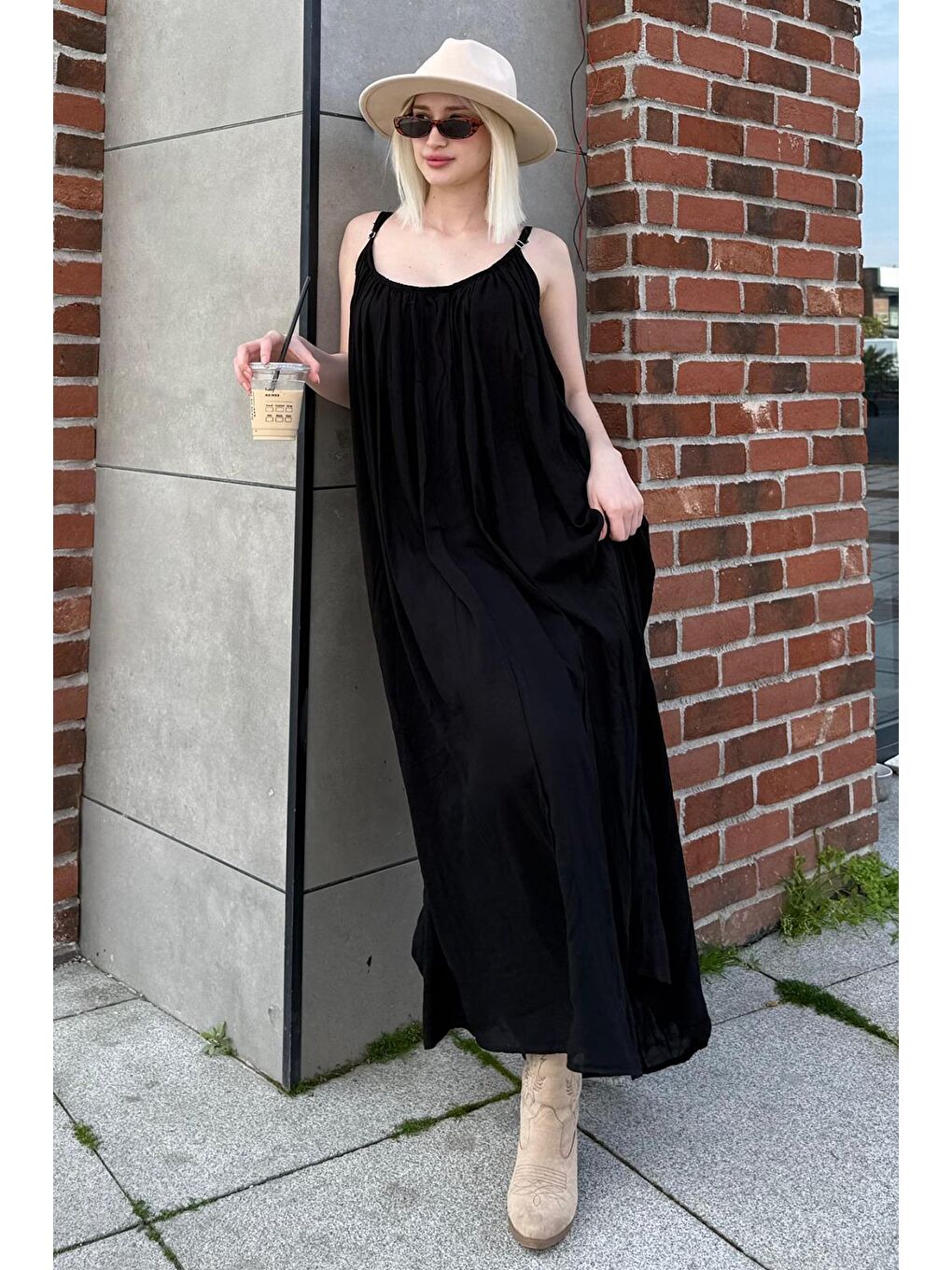 Siyah Halter Yaka Yırtmaç Detaylı Desenli Uzun Elbise Mg2162-3