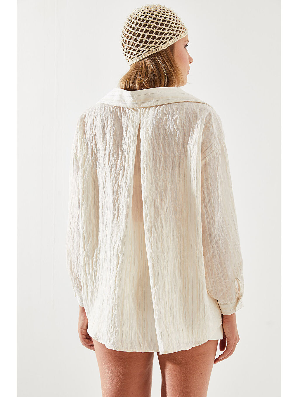 Ekru Kadın V Yaka Kendinden Çizgili Sim Detaylı Tek Cepli Oversize Gömlek-2