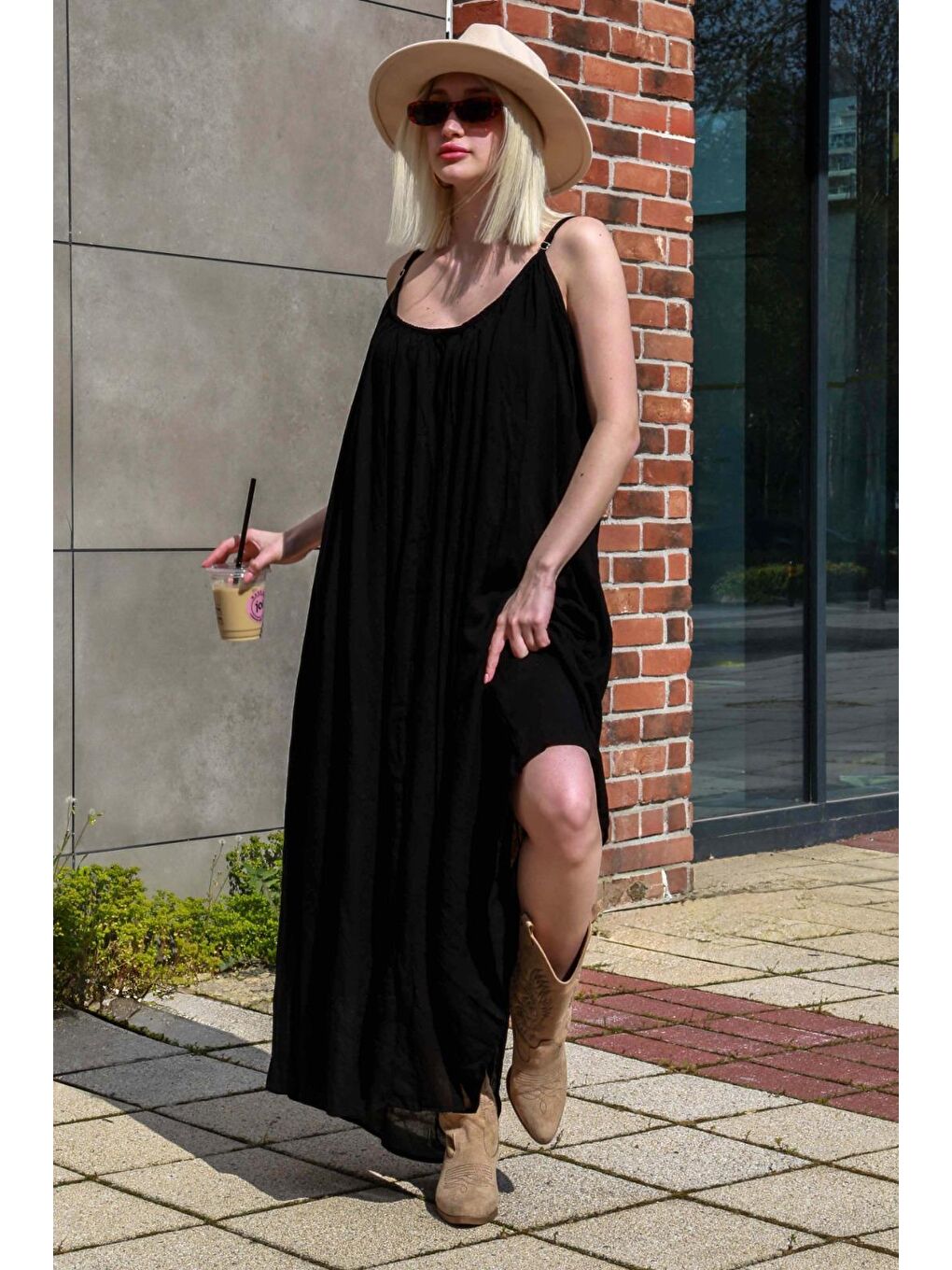 Siyah Halter Yaka Yırtmaç Detaylı Desenli Uzun Elbise Mg2162-4