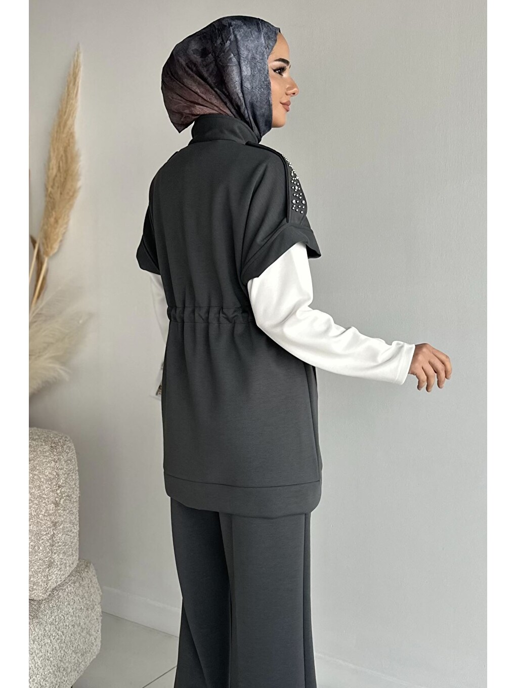 Gri Bel Lastikli Pantolon Taş İşlemeli Tunik Bluz Tesettür Üçlü Takım-5