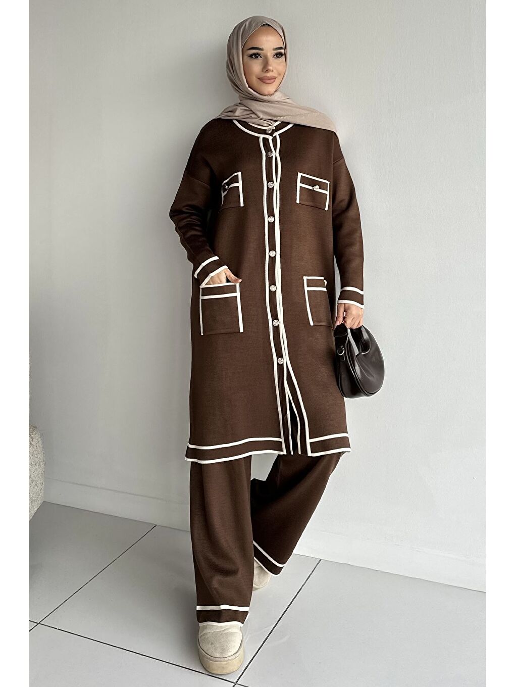 Kahverengi Ön Düğmeli Tesettür Triko Hırka Bel Lastikli Pantolon İkili Takım-1