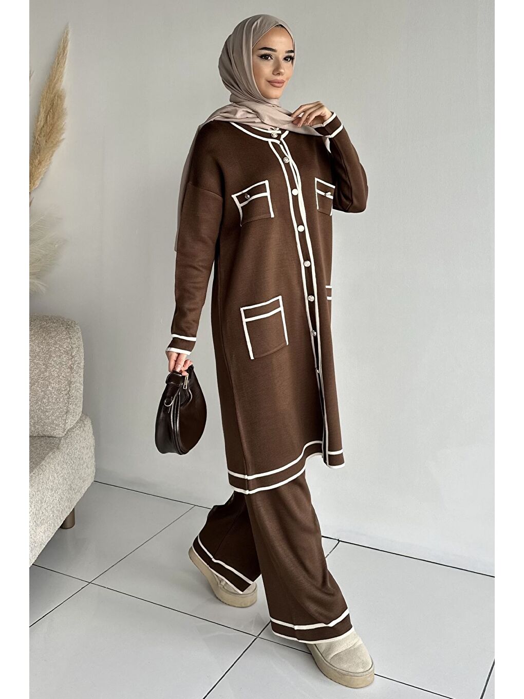 Kahverengi Ön Düğmeli Tesettür Triko Hırka Bel Lastikli Pantolon İkili Takım-2