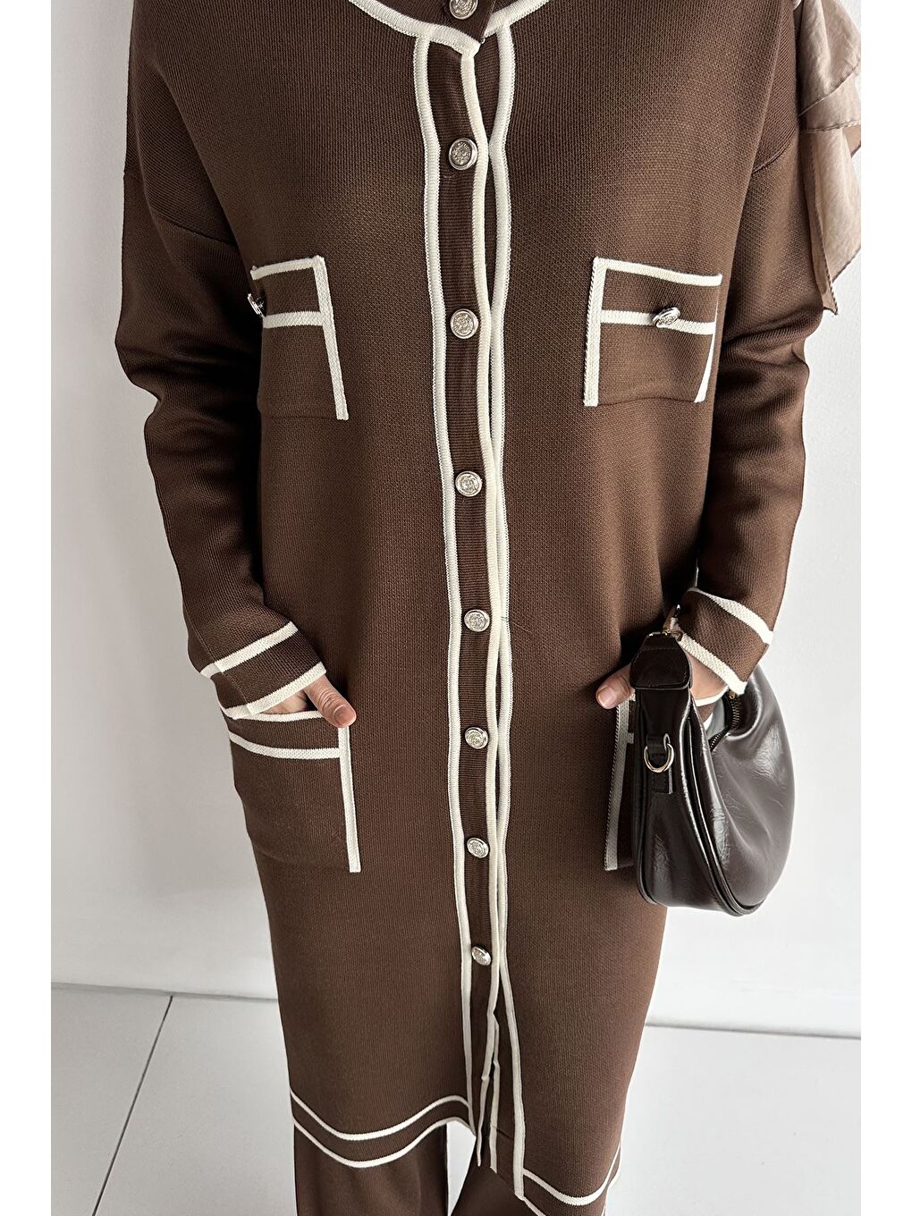 Kahverengi Ön Düğmeli Tesettür Triko Hırka Bel Lastikli Pantolon İkili Takım-6