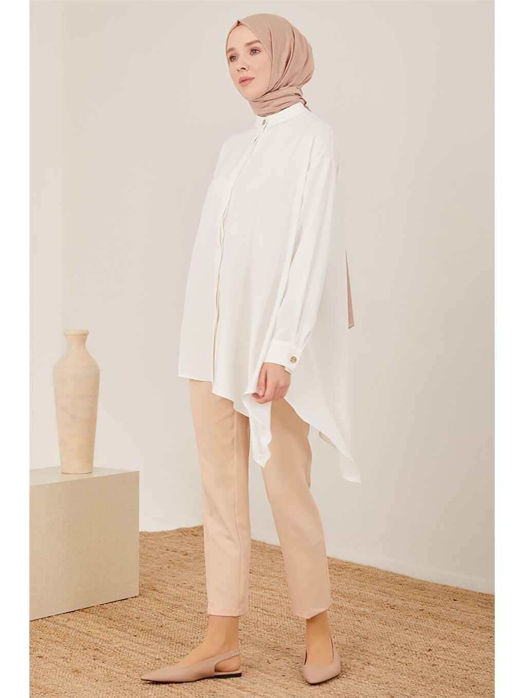 Beyaz Asimetrik Gömlek 23Y3300-1