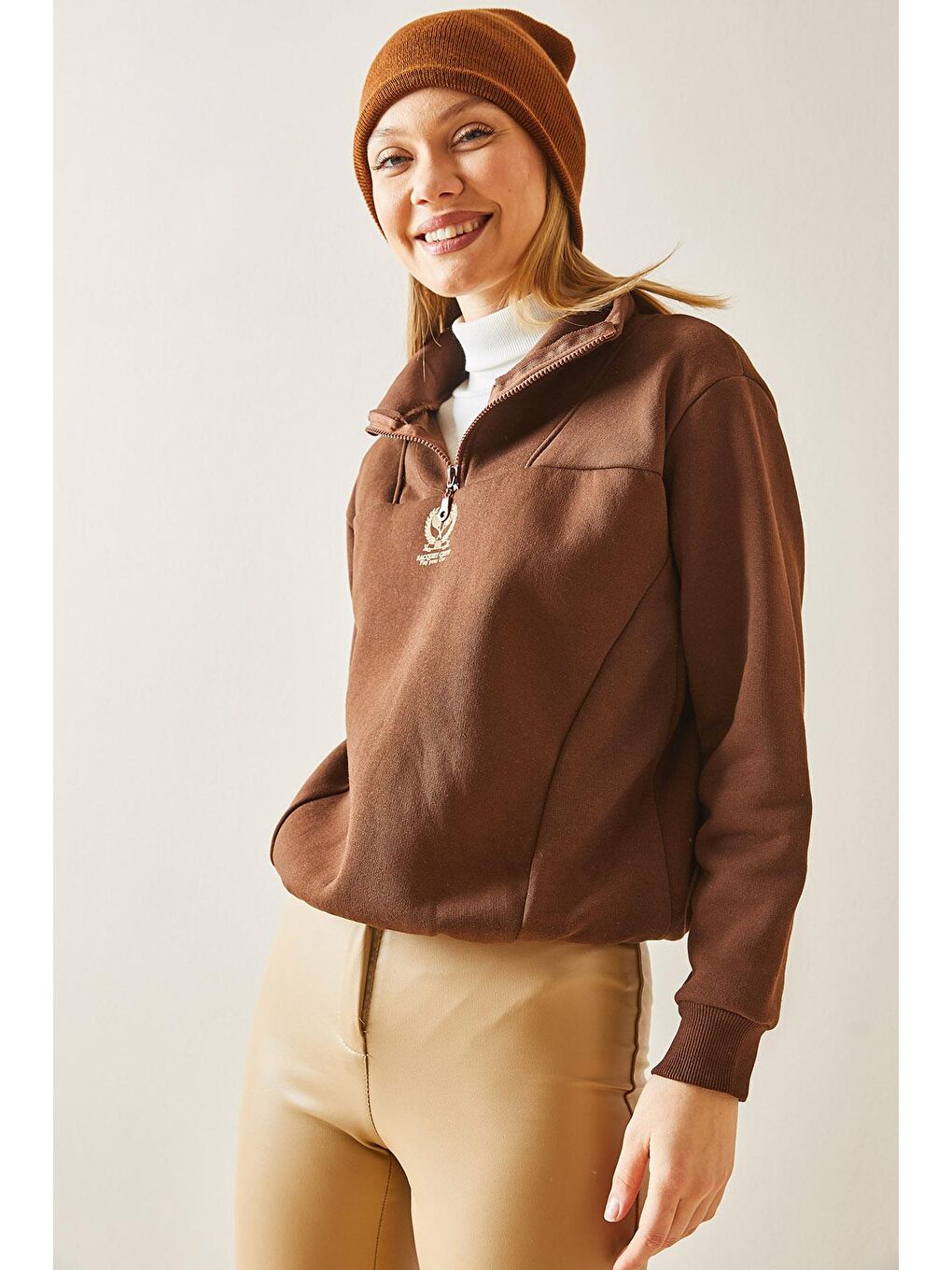 Kahverengi Dik Yaka Fermuarlı & Şardonlu Sweatshirt 4KXK8-47859-18-2