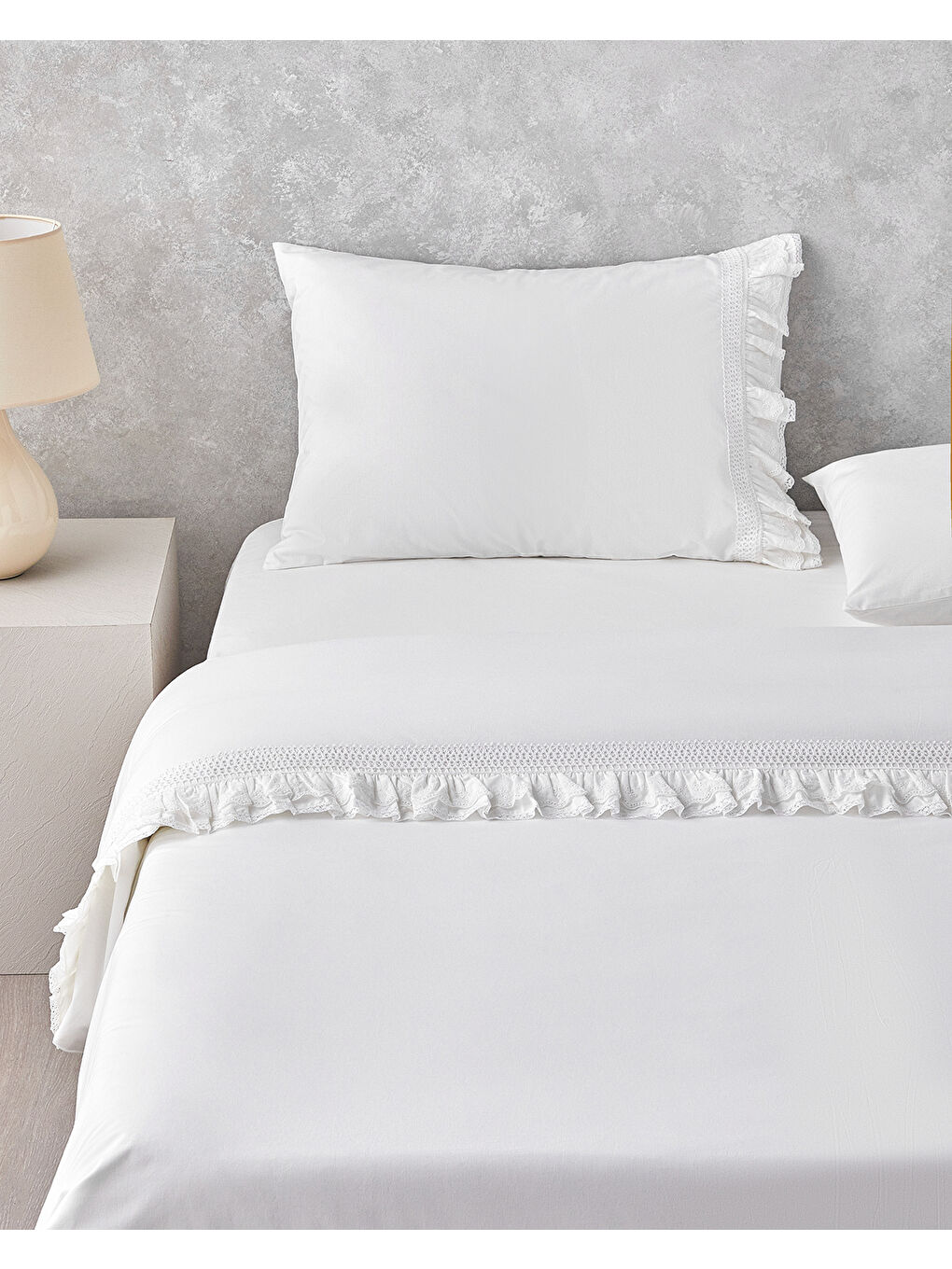 Elegance Chic Fırfırlı Kopanakili King Size Nevresim Takımı 240x220 cm Beyaz-1